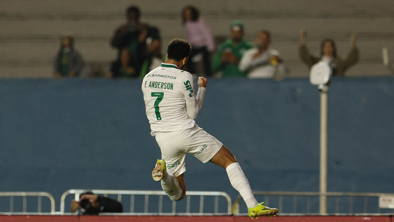 Felipe Anderson brilha em goleada e exalta desempenho dos reservas do Palmeiras na classificação