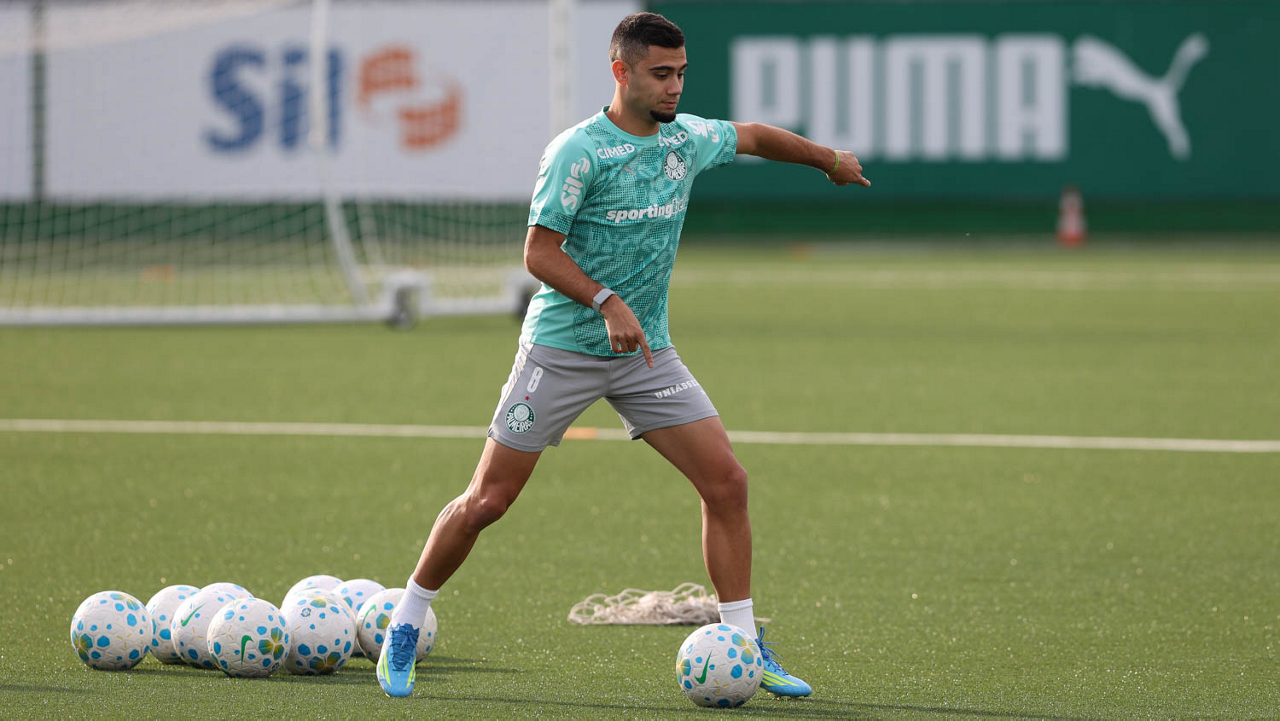 Palmeiras inicia preparação com três novidades para duelo decisivo contra o Cruzeiro