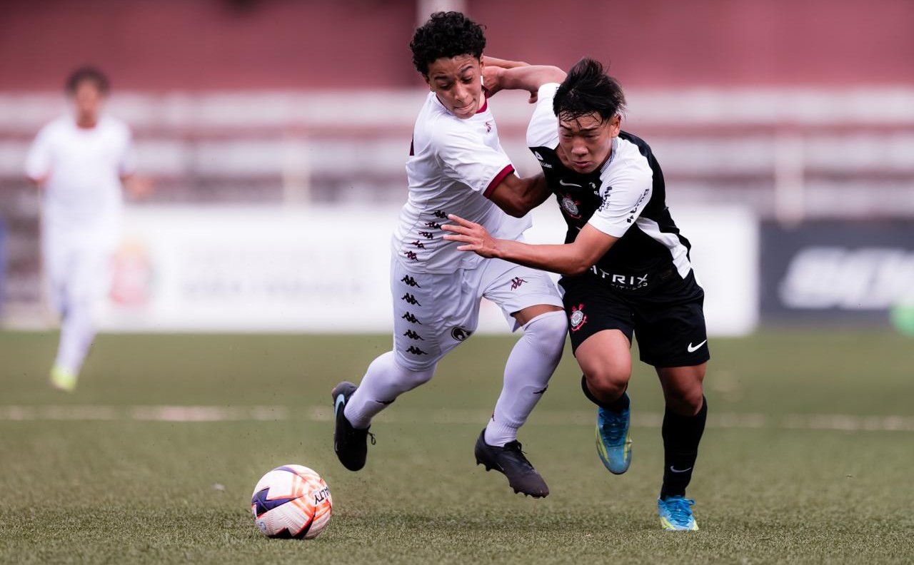Corinthians Sub-17 conquista liderança do grupo após vitória contra Juventus; Sub-15 brilha com goleada impressionante