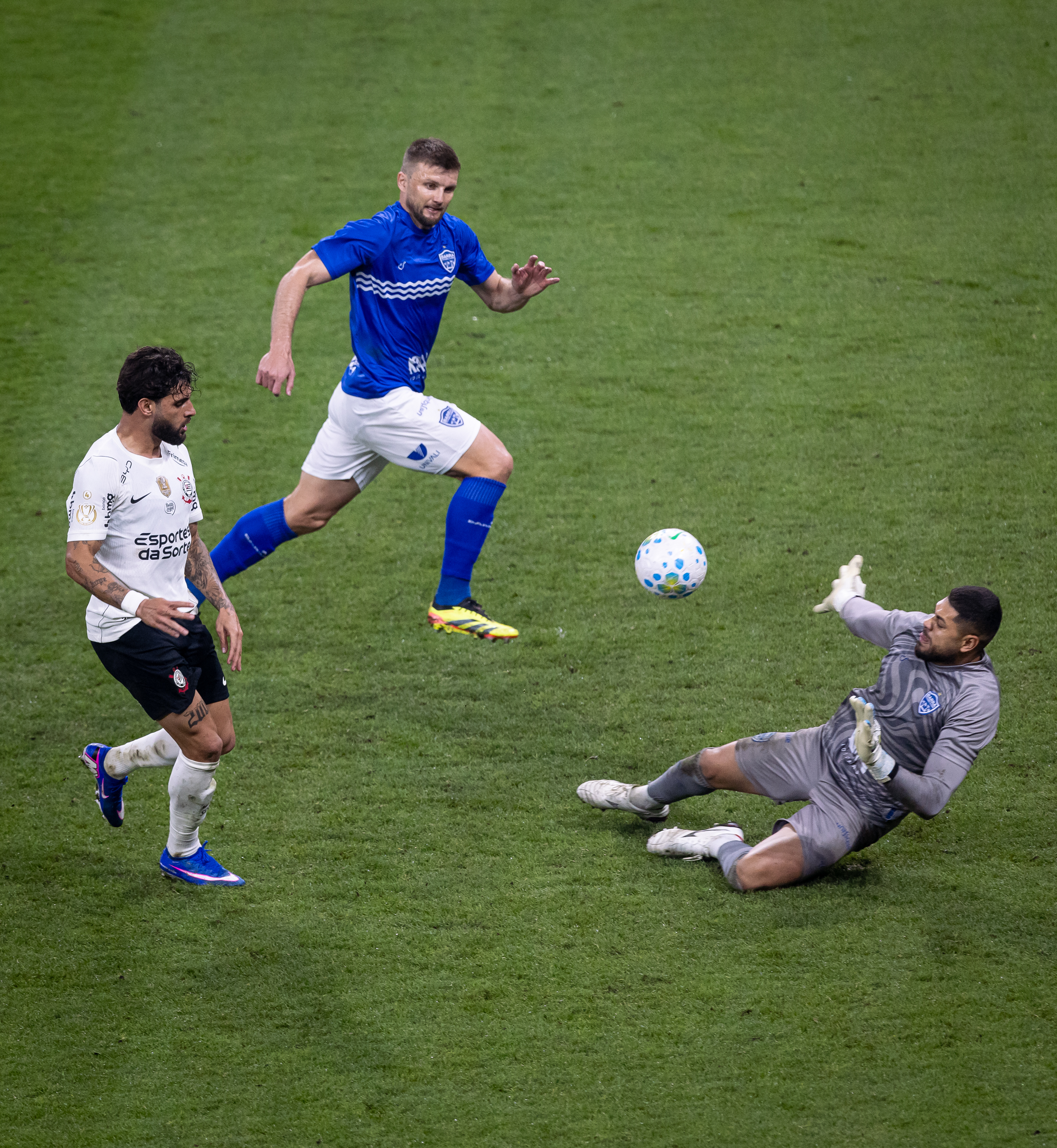 Corinthians Avança na Copa do Brasil com Vitória Magra sobre o Barra