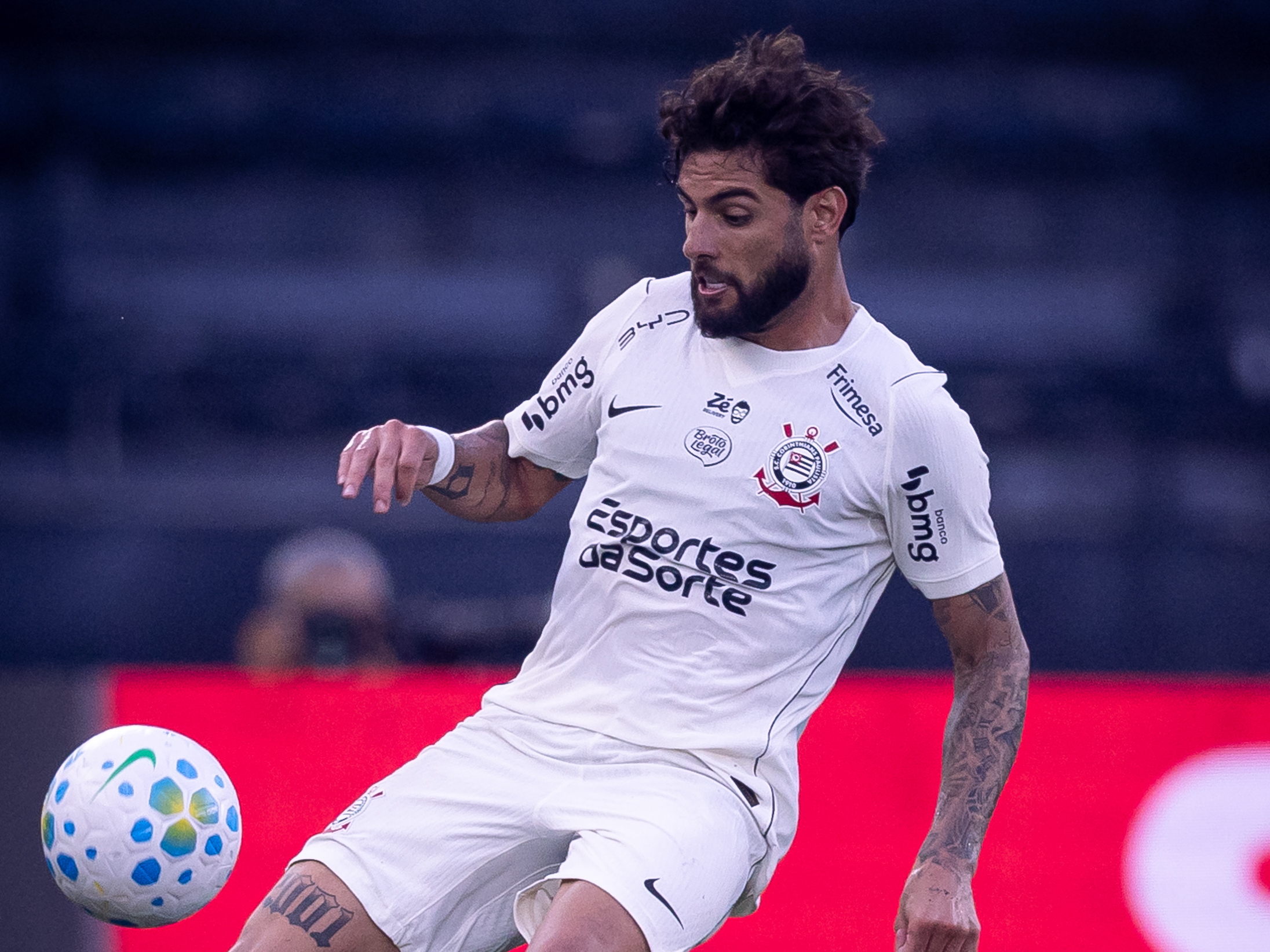 Diniz expõe situação e fala sobre possível saída de Yuri Alberto