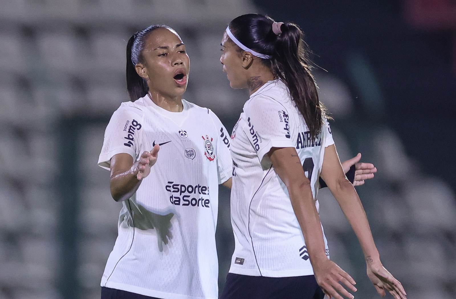 Clássico Paulista: Corinthians e Santos se enfrentam em duelo decisivo pelo Paulistão F