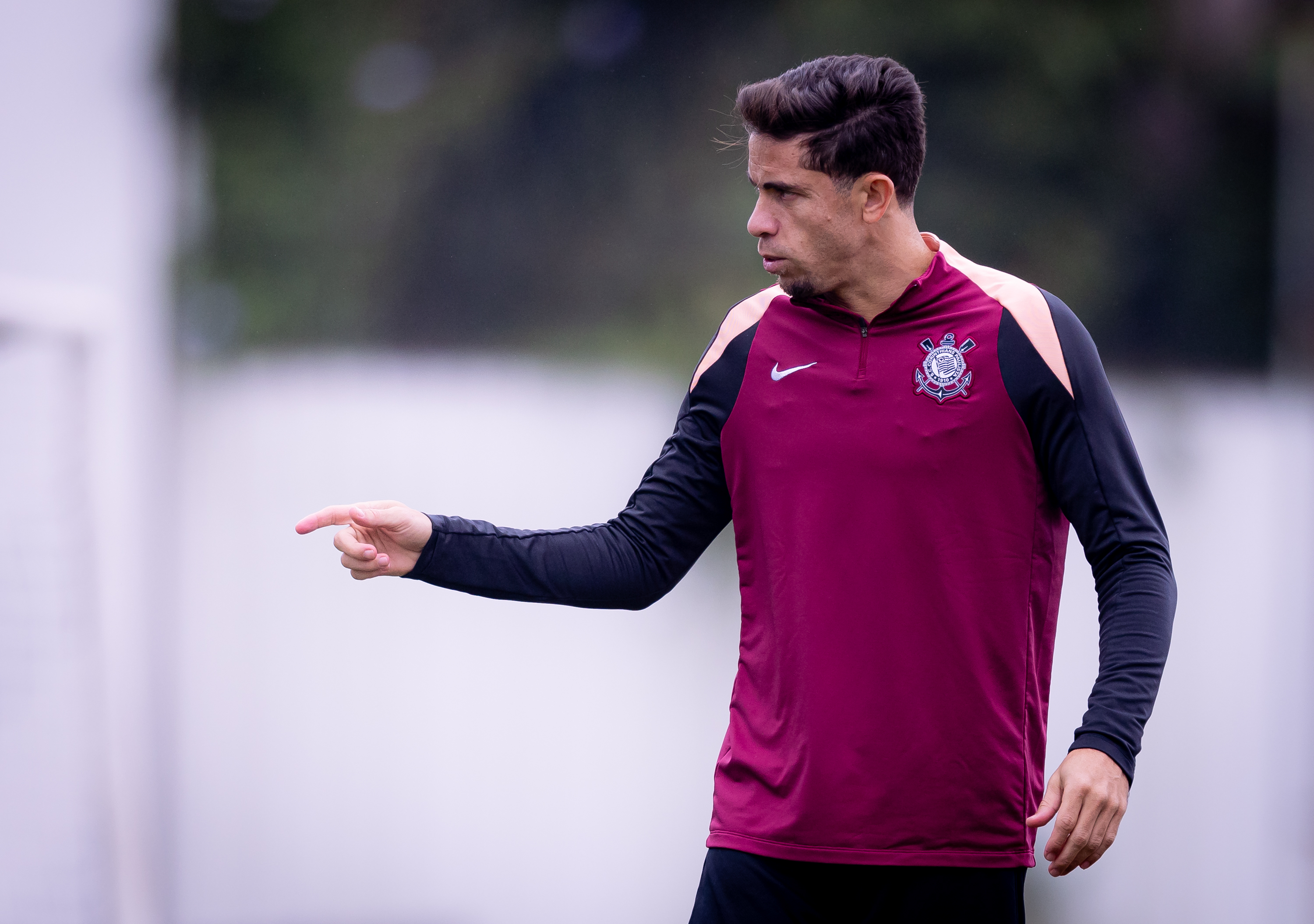 Corinthians finaliza treinamento e se prepara para duelo decisivo com Atlético-MG; reforço importante na escalação