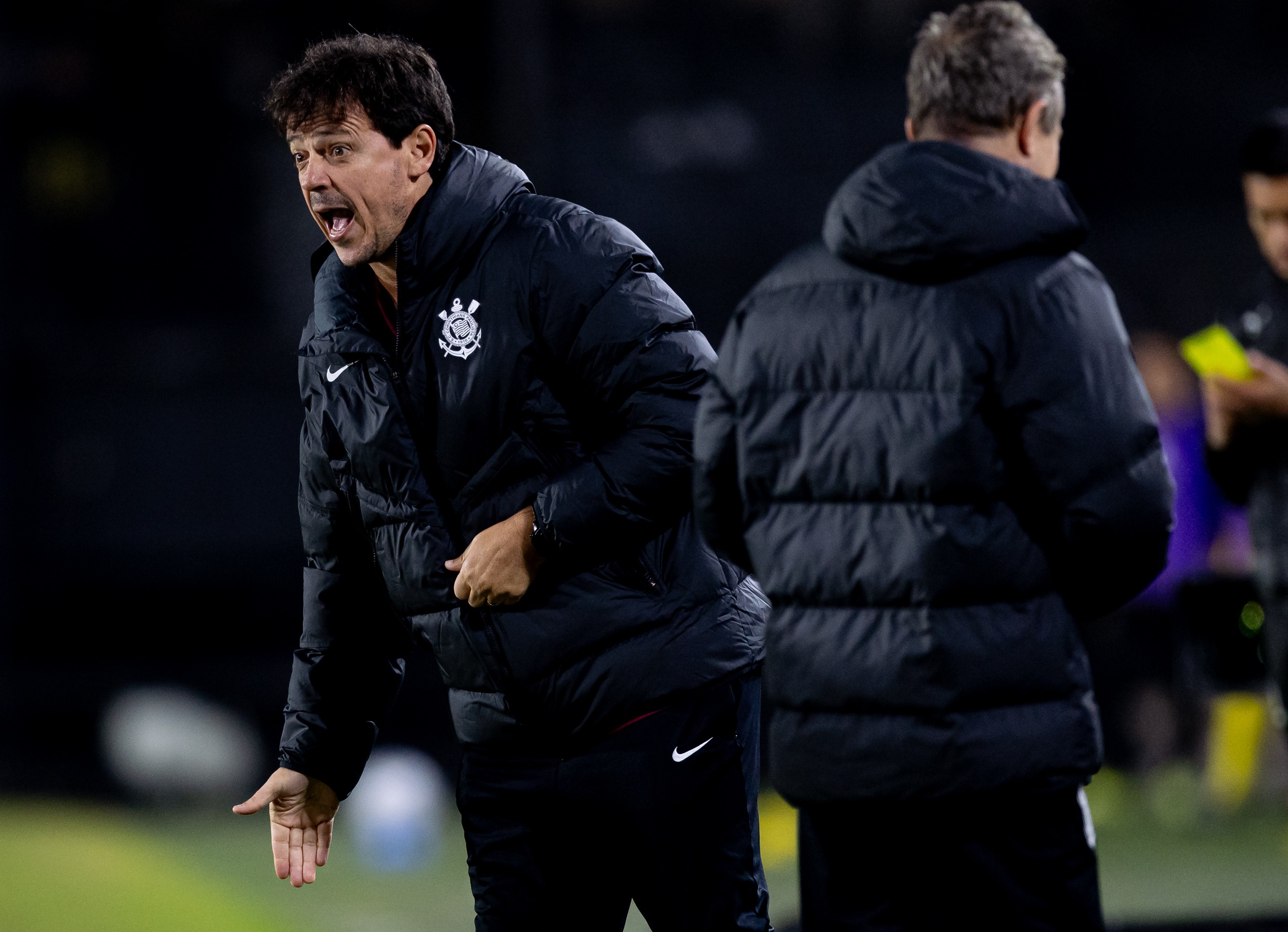 Diniz Estabelece Novo Marco na Libertadores em Empate do Corinthians