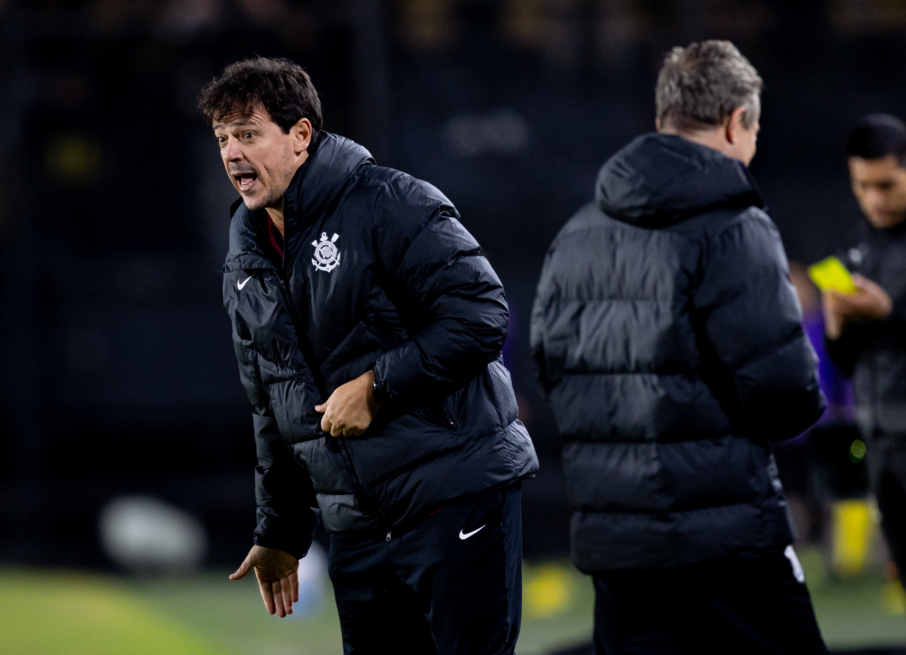 Corinthians Respira Aliviado com Derrota do Santos e Sai da ZONA de Rebaixamento no Brasileirão