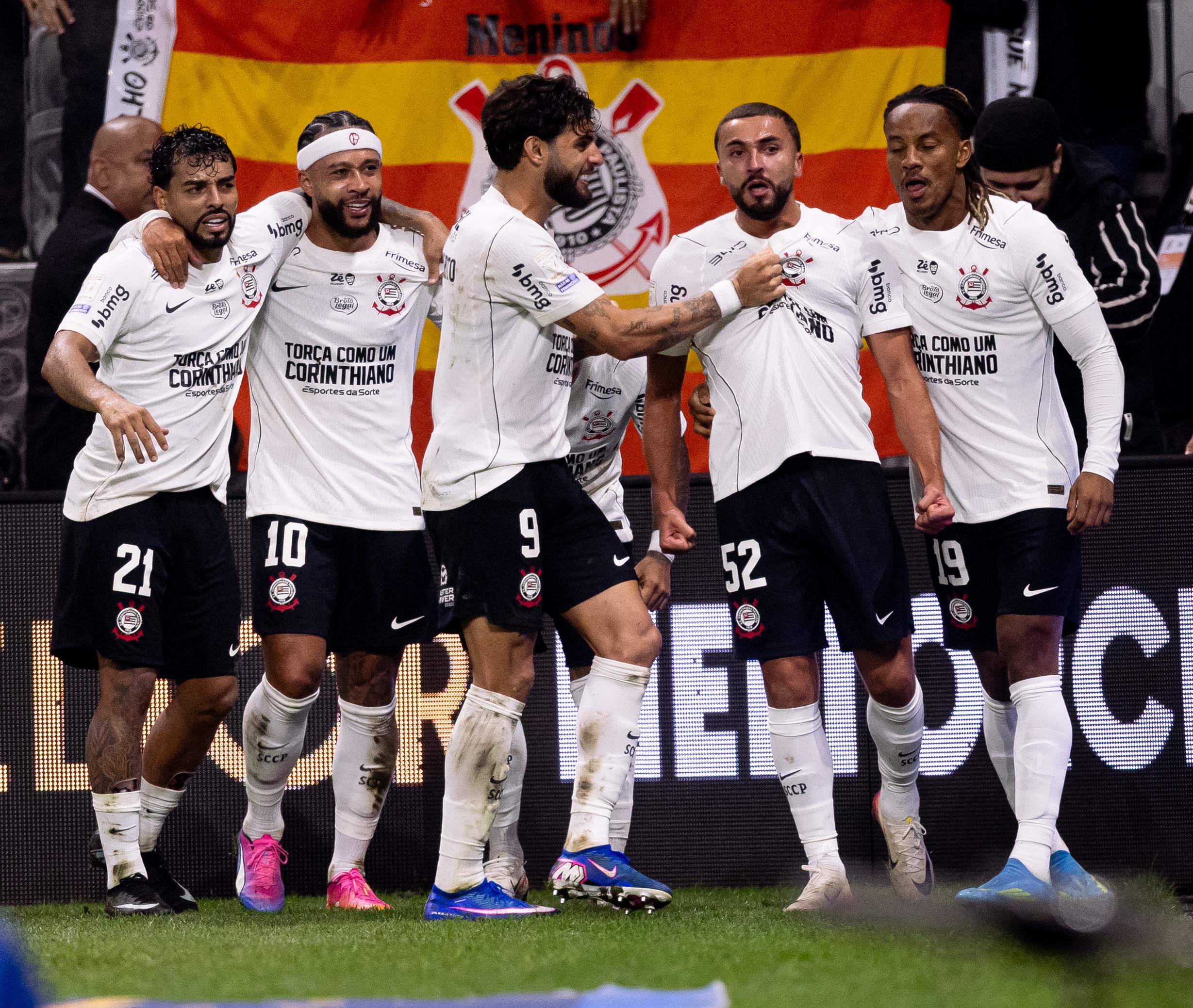 Corinthians e Platense se enfrentam na definição da Libertadores: Transmissão e detalhes do grande duelo