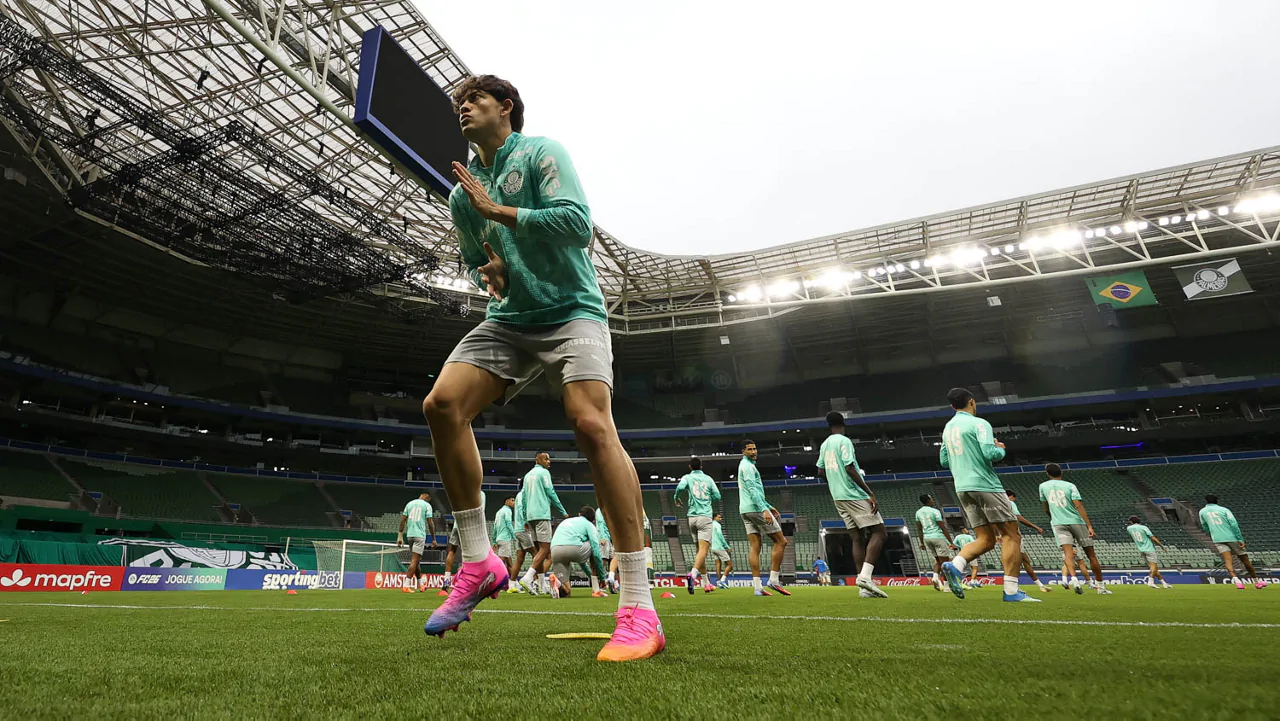 Giay jogará os amistosos de preparação antes da Copa do Mundo