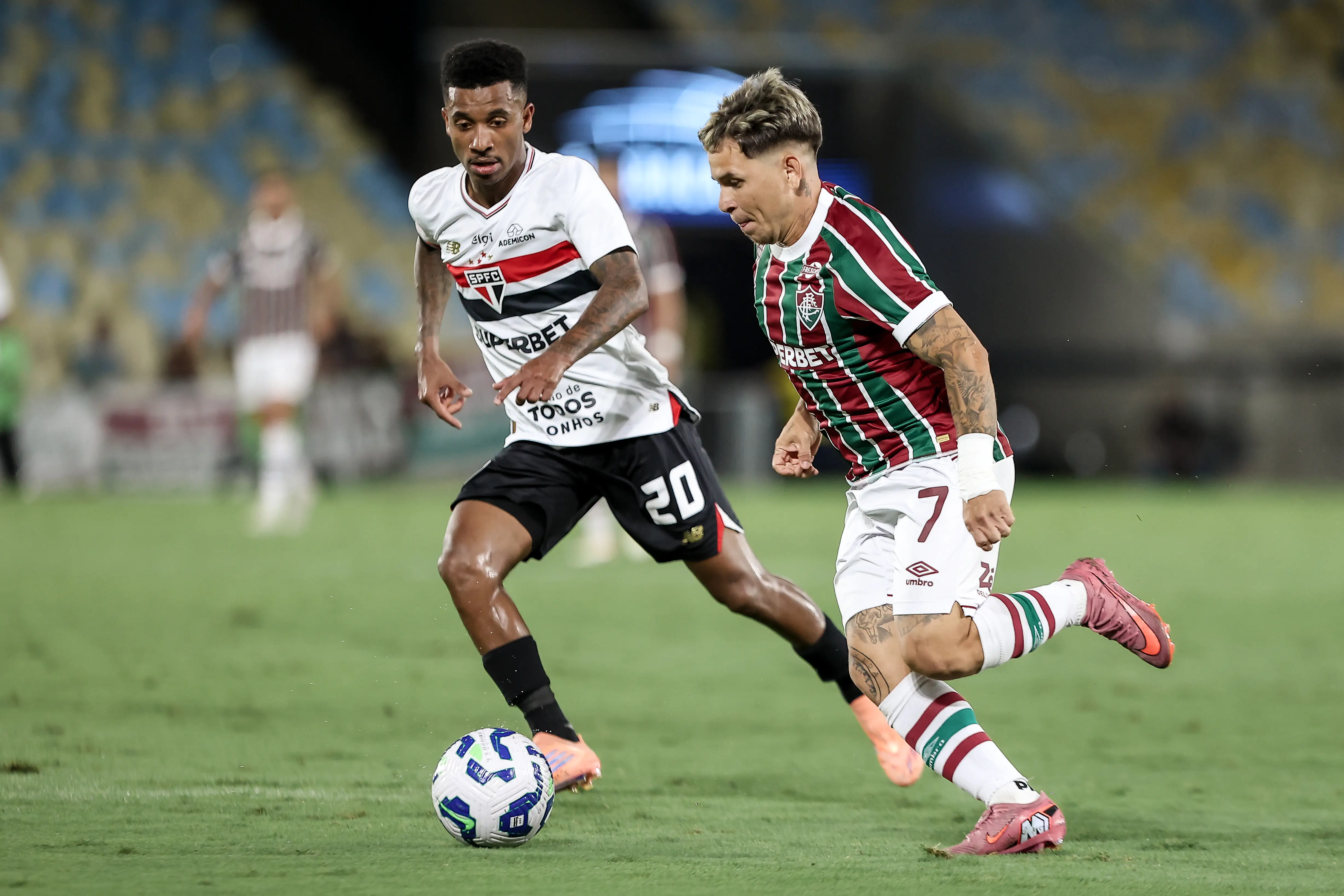 DERROTA DURA!  São Paulo comete falhas e sofre derrota no Rio!!!