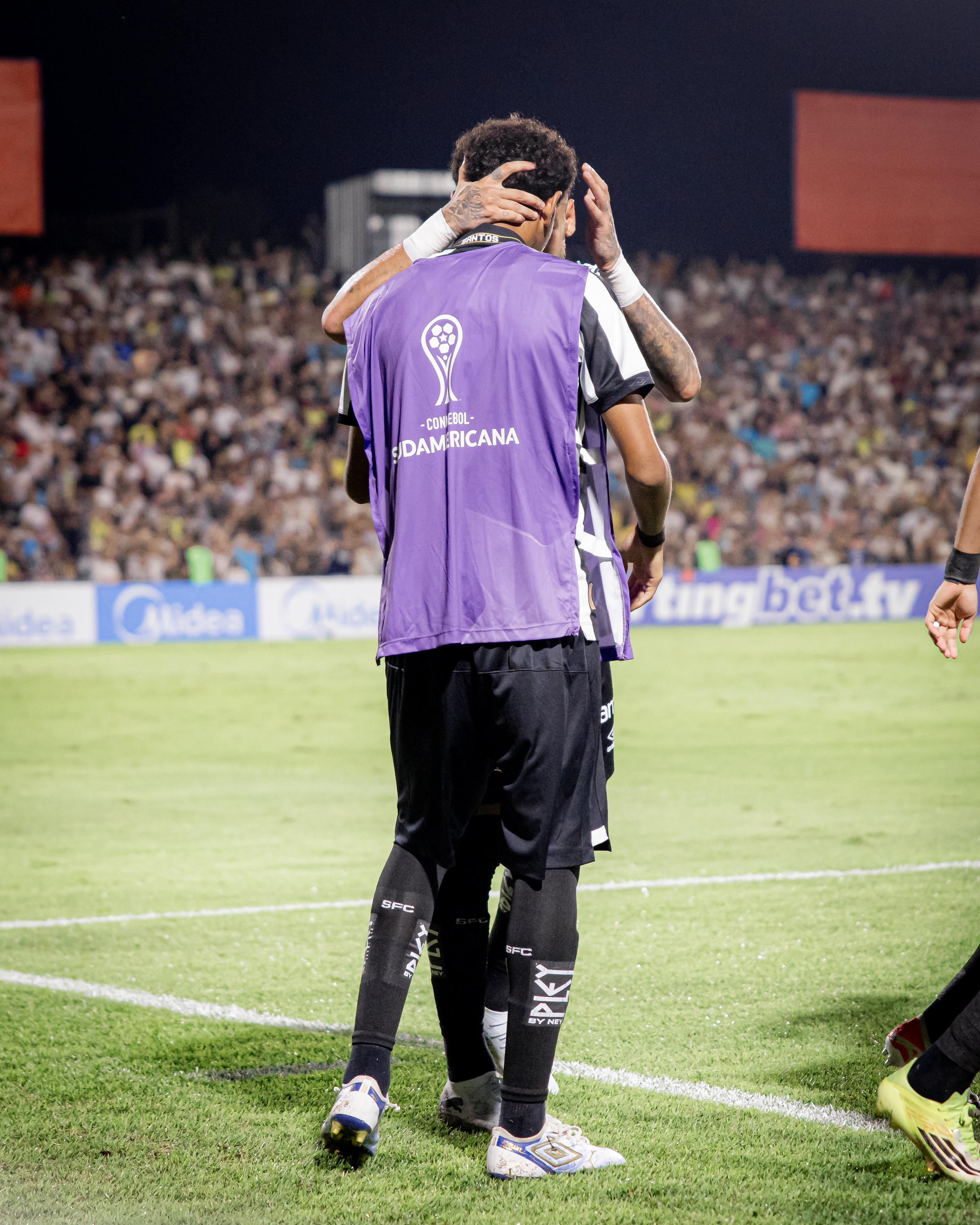 Neymar pede desculpa após agressão, e Robinho Jr. aceita: “Tudo resolvido”