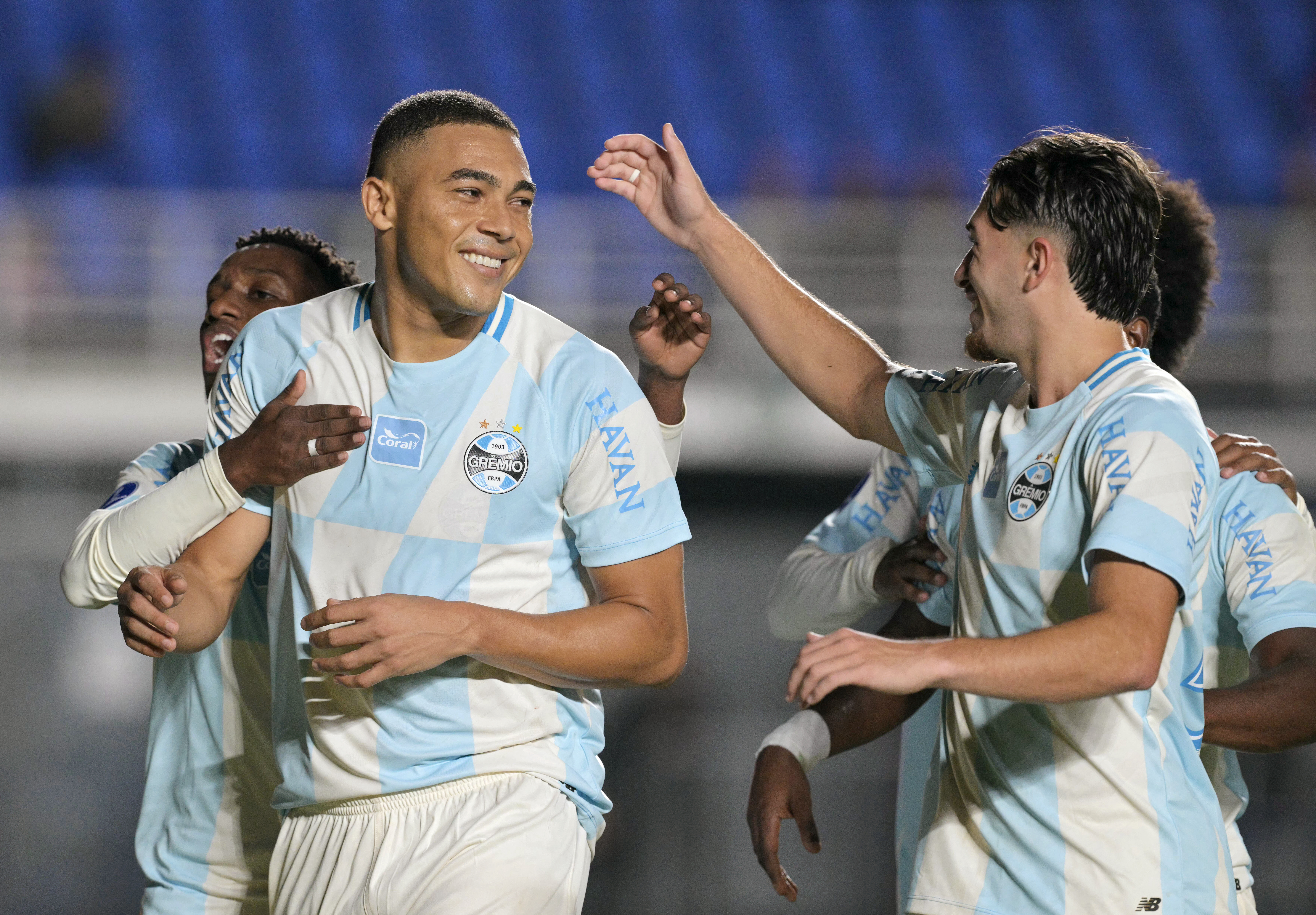 Grêmio conquista vitória sobre Riestra e assume a ponta do grupo na Sul-Americana