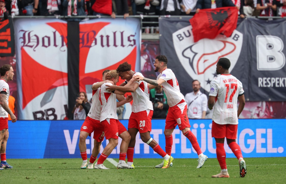 Leipzig vence o St. Pauli pelo Alemão e garante vaga na Champions