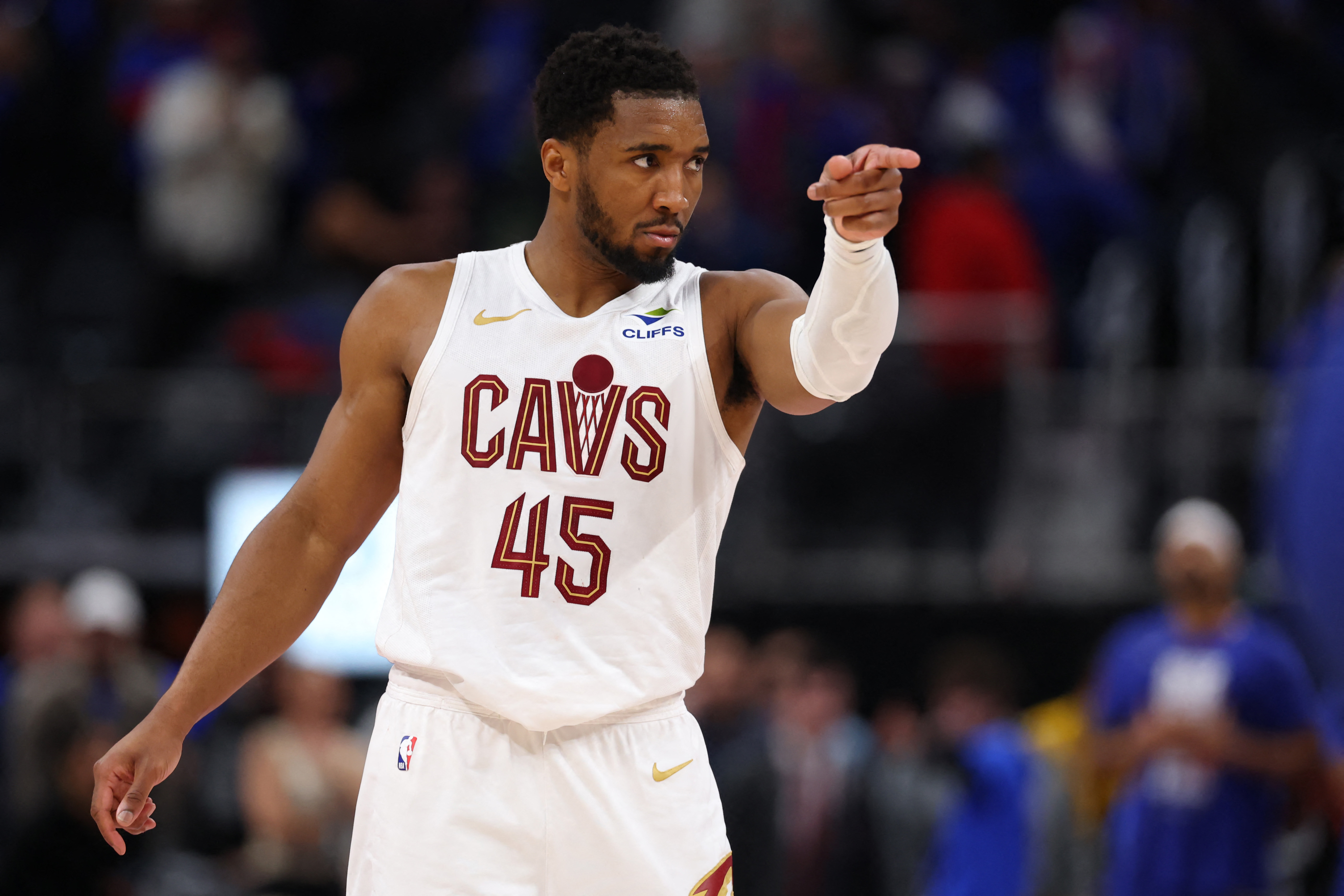 Cavaliers vencem os Pistons e abrem 3 a 2 nas semifinais do Leste na NBA