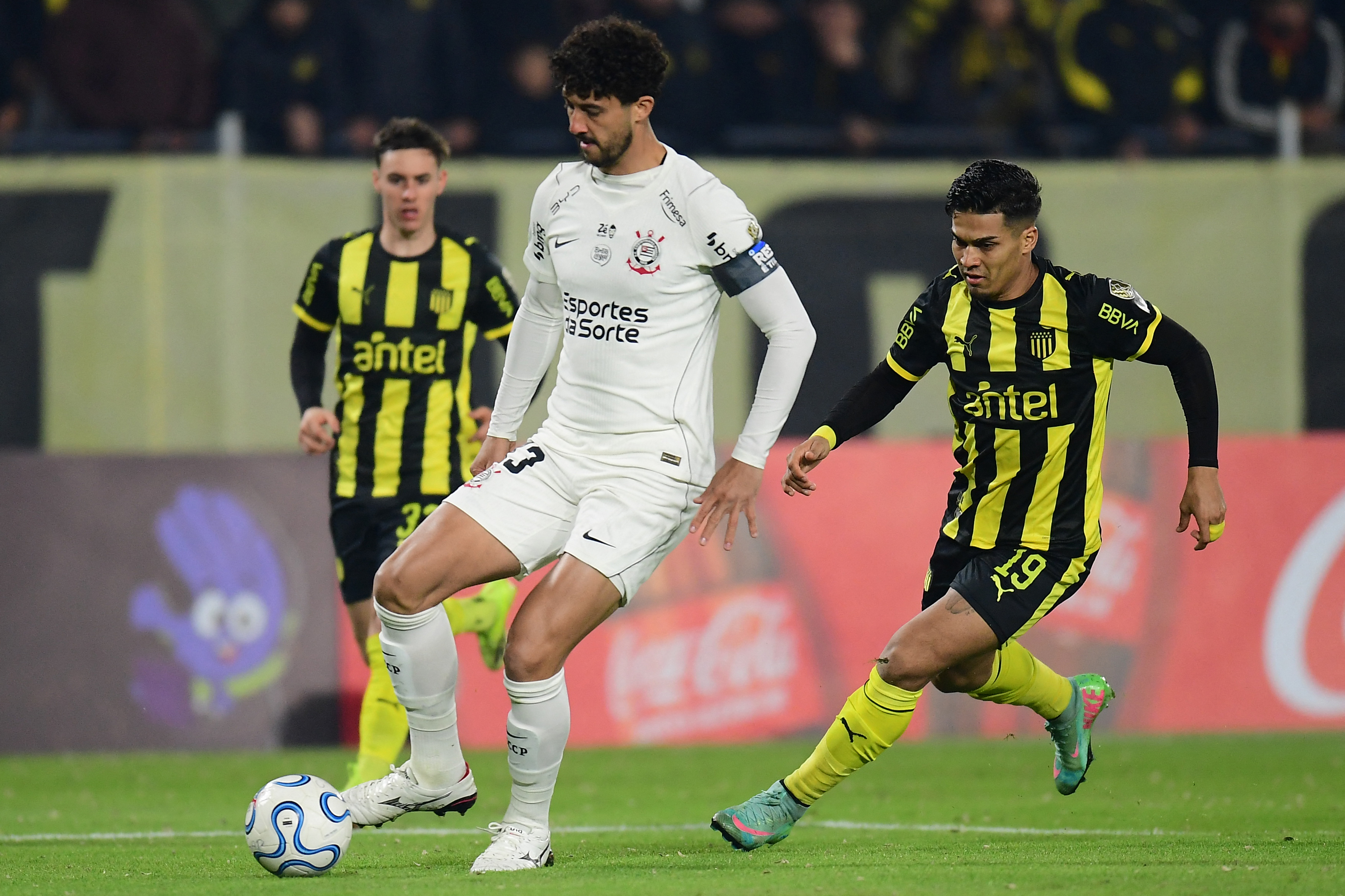 Peñarol e Corinthians Empatam em Um Grande Duelo na Copa Libertadores
