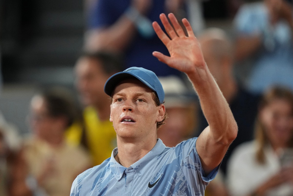Sinner Brilha na Estreia de Roland Garros e Emenda 30ª Vitória Seguida