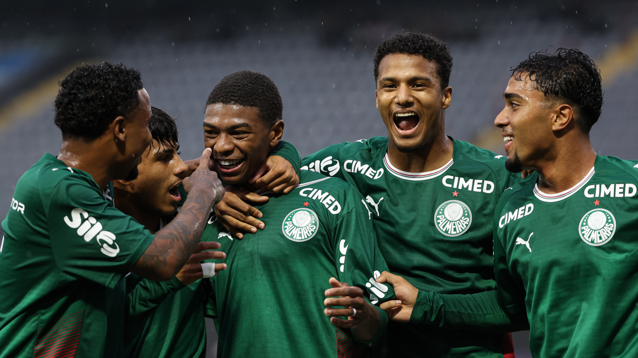 Palmeiras supera Corinthians e assume liderança isolada no Brasileiro Sub-20