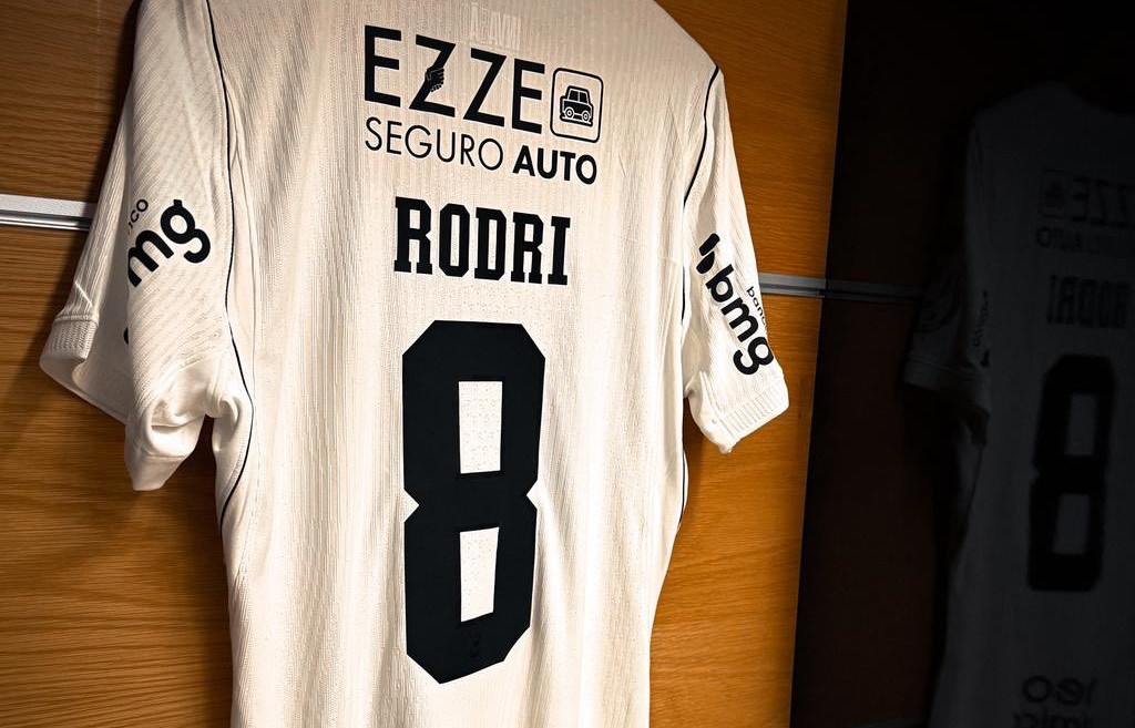 Corinthians exibe nova formação com mudanças no meio e na lateral para duelo contra o Barra