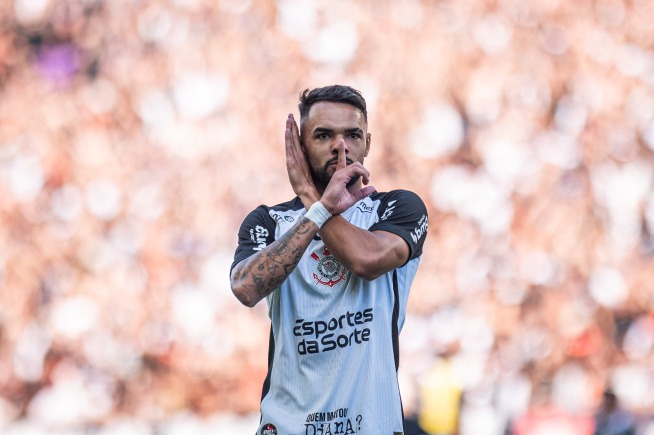 Timão Vence Majestoso Eletrizante, Mas Ainda Flerta com a Degola no Brasileirão