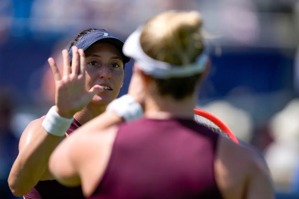 Luisa Stefani avança à final em Eastbourne e tenta conquistar o terceiro título da temporada