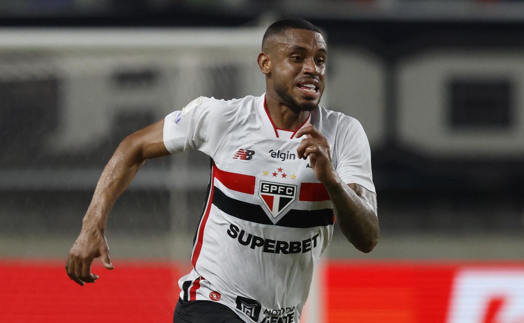 André Silva volta a ganhar espaço no São Paulo com nova função
