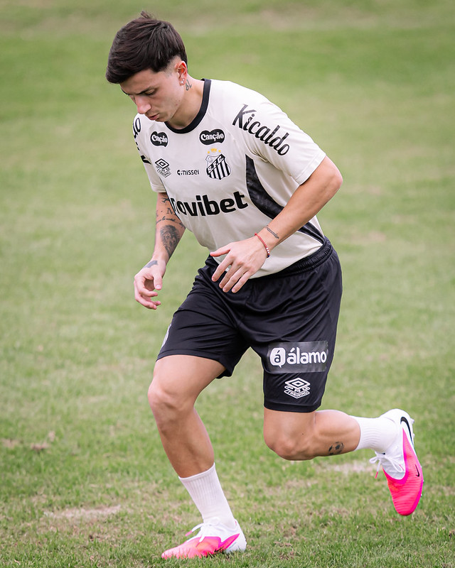 Veja fotos do treino em dois períodos do Santos desta terça