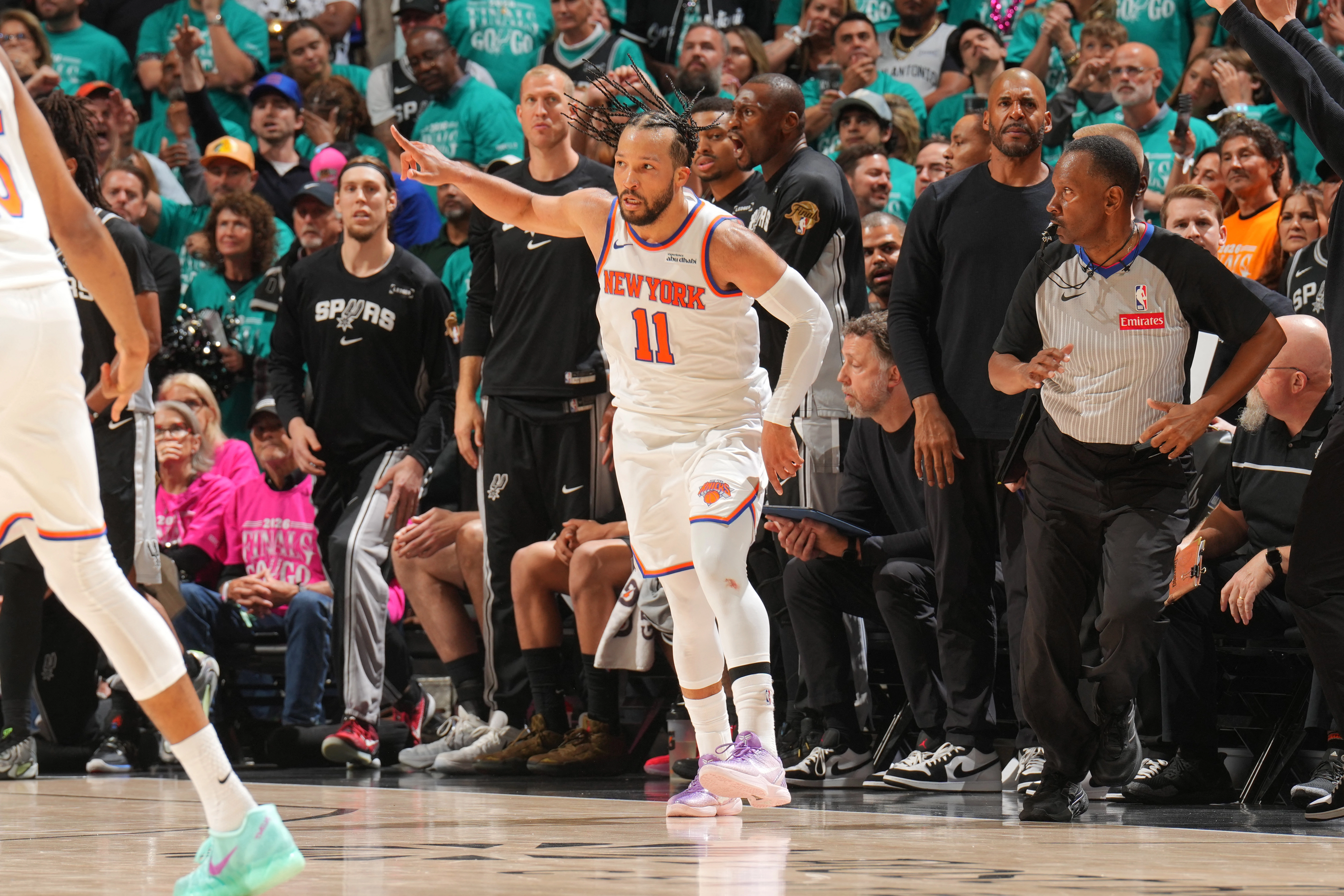 Knicks vencem Spurs e largam na frente nas finais da NBA