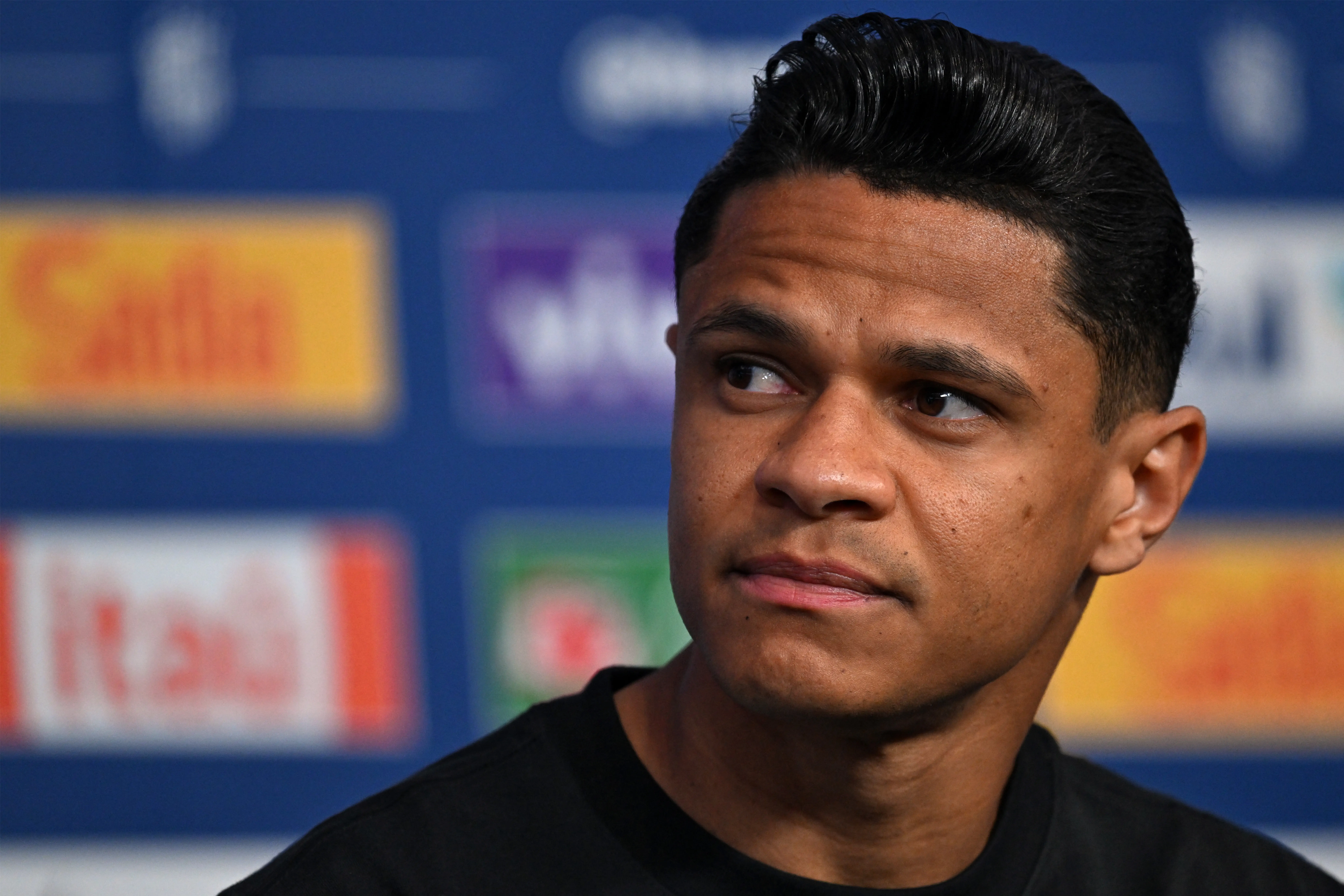 Douglas Santos pede humildade contra o Haiti e cobra melhora da Seleção: "Vamos ter que jogar muito mais"