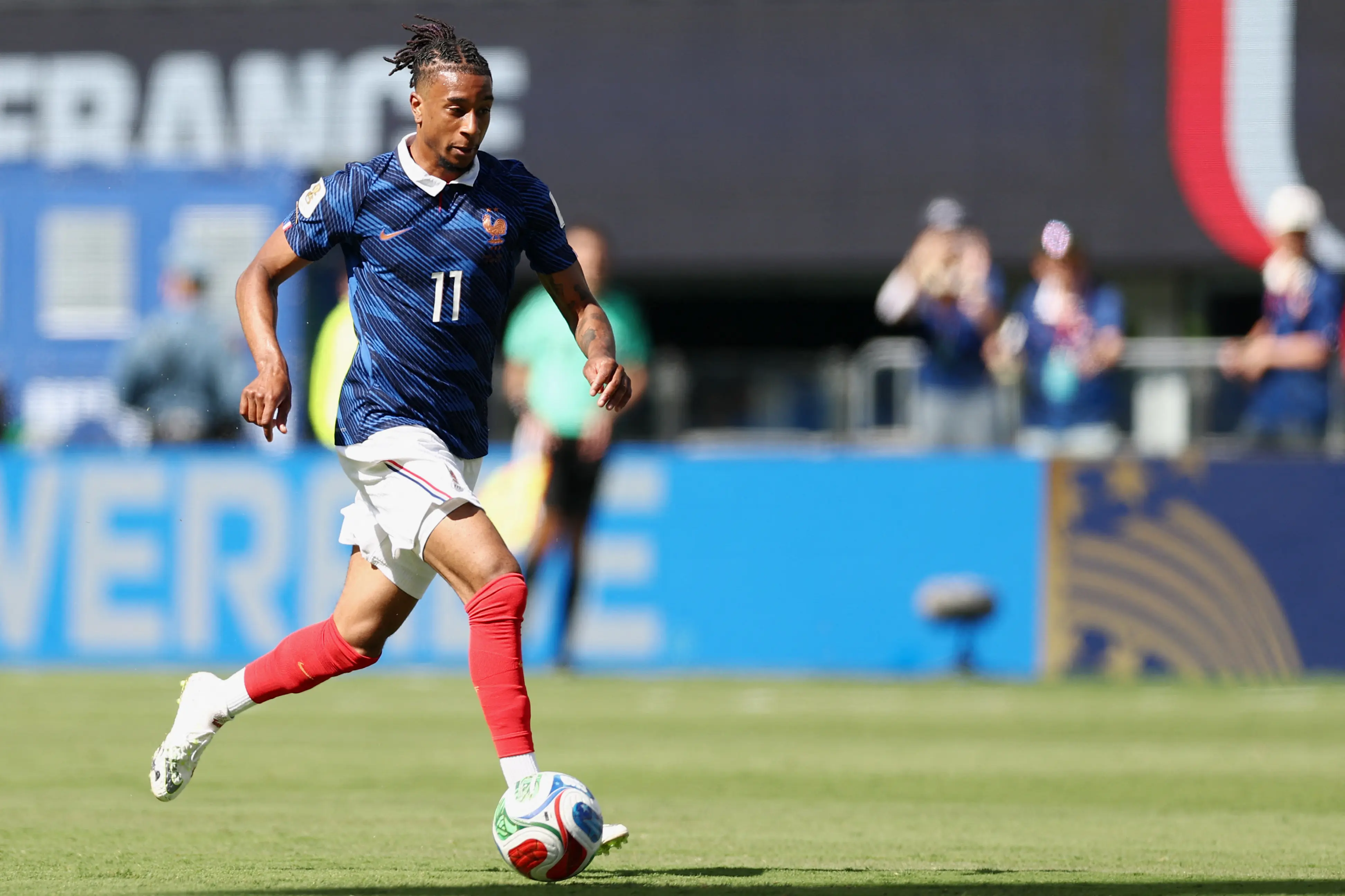 Real Madrid nega interesse em Michael Olise, atacante do Bayern