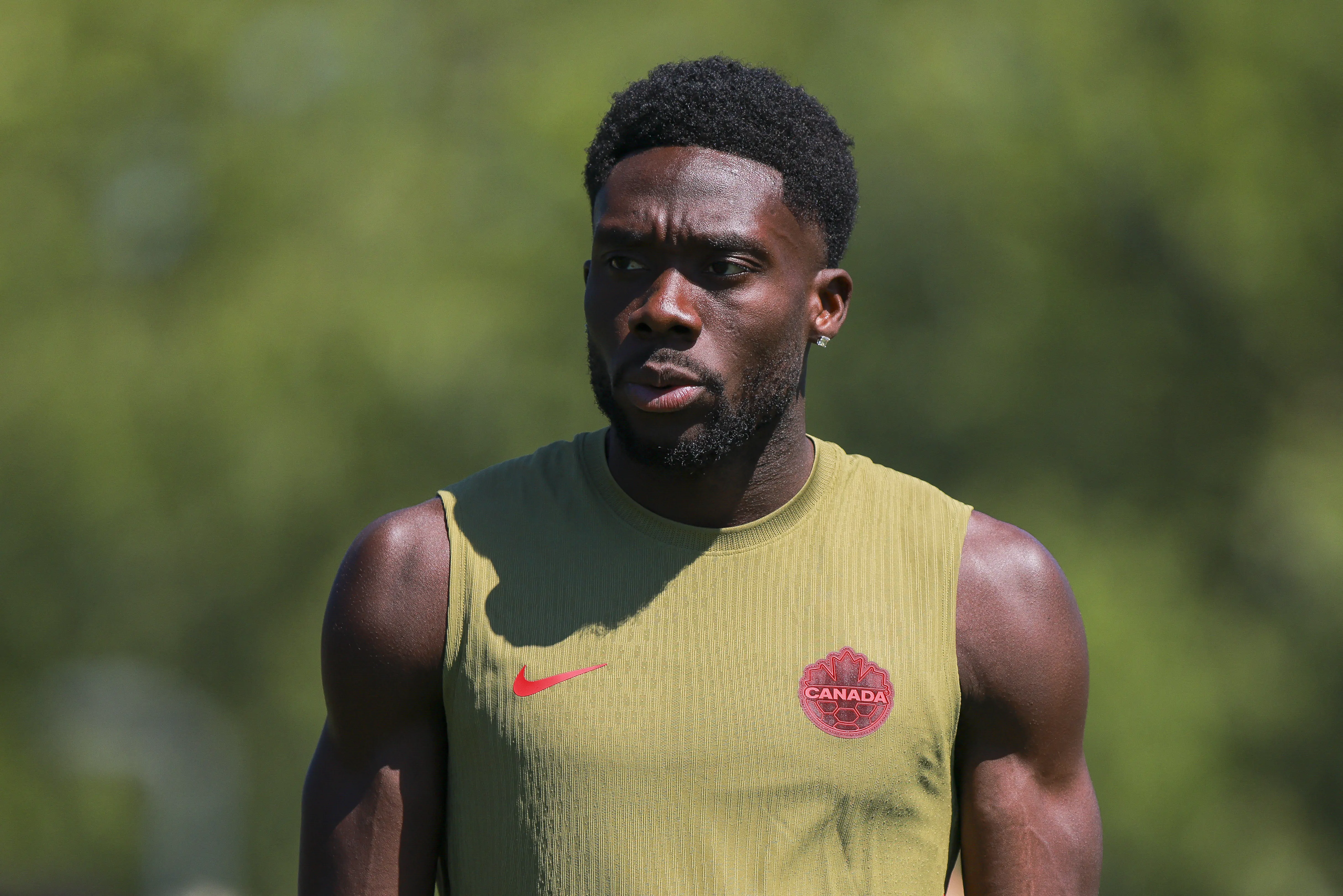 Davies está disponível e vira reforço para Canadá na segunda rodada da Copa do Mundo
