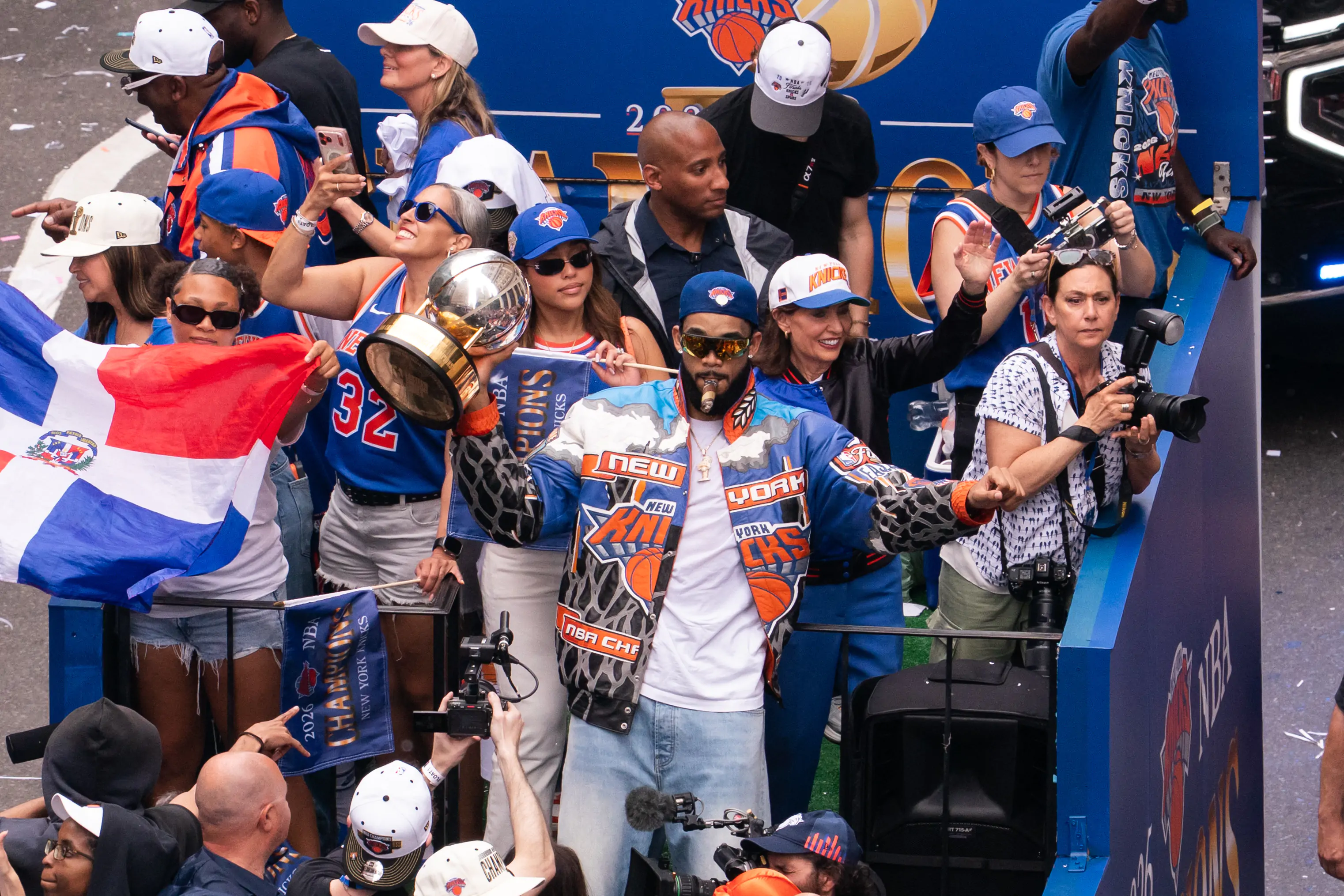 Knicks lotam as ruas de Nova Iorque para celebrar campeonato da NBA