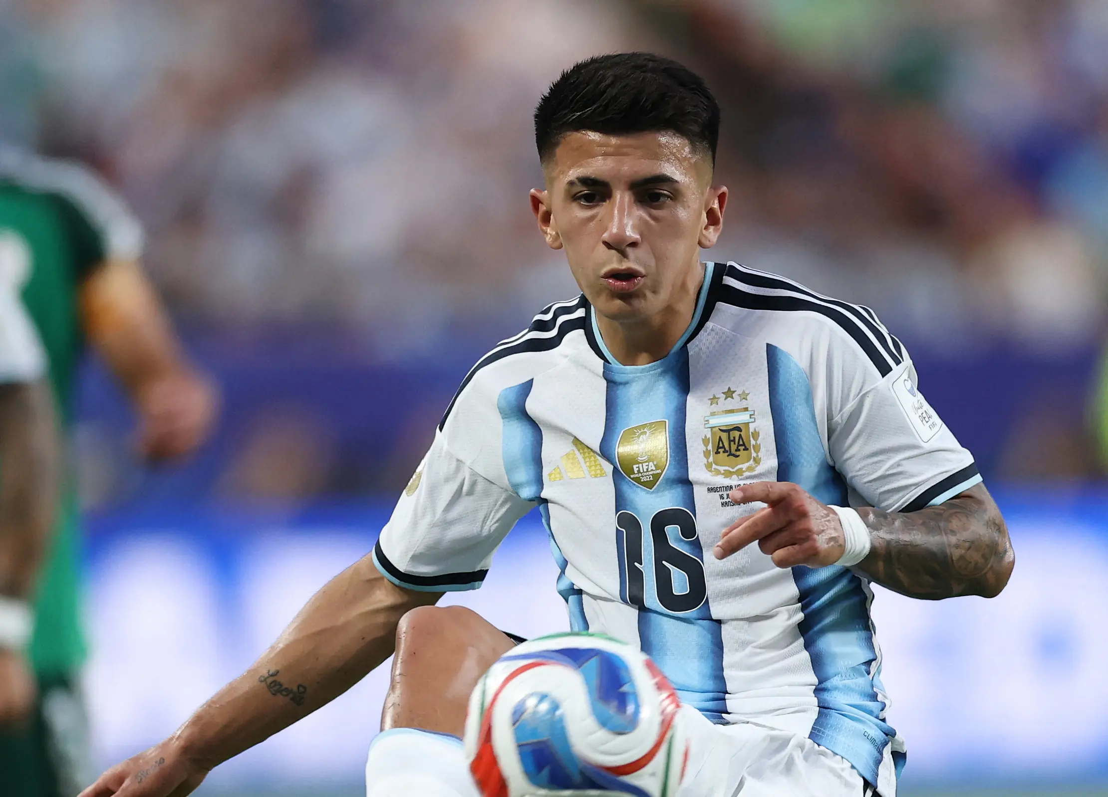 Ex-Botafogo, Thiago Almada entra na mira do futebol árabe