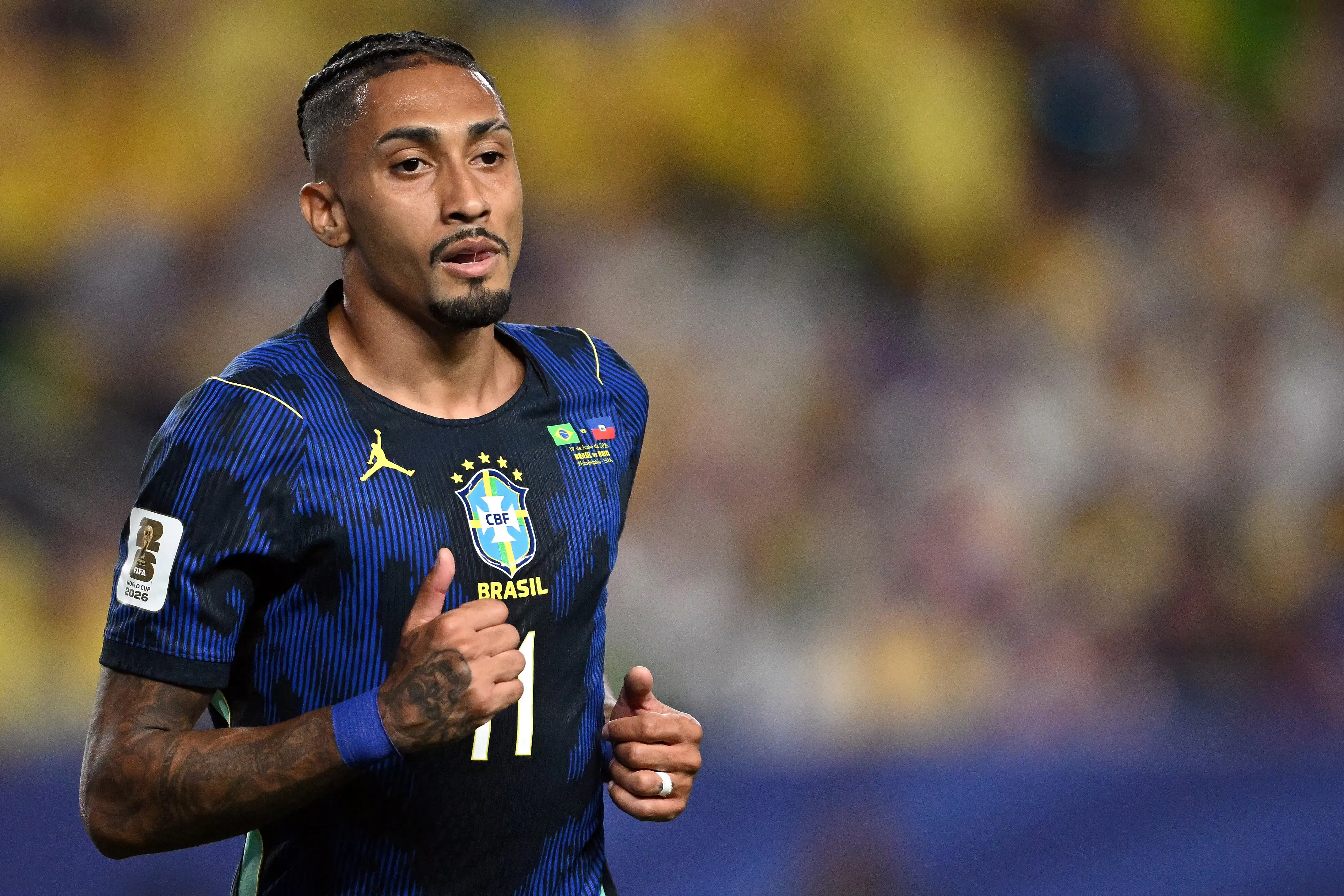 Raphinha sente dores e deixa jogo entre Brasil e Haiti no 1º tempo