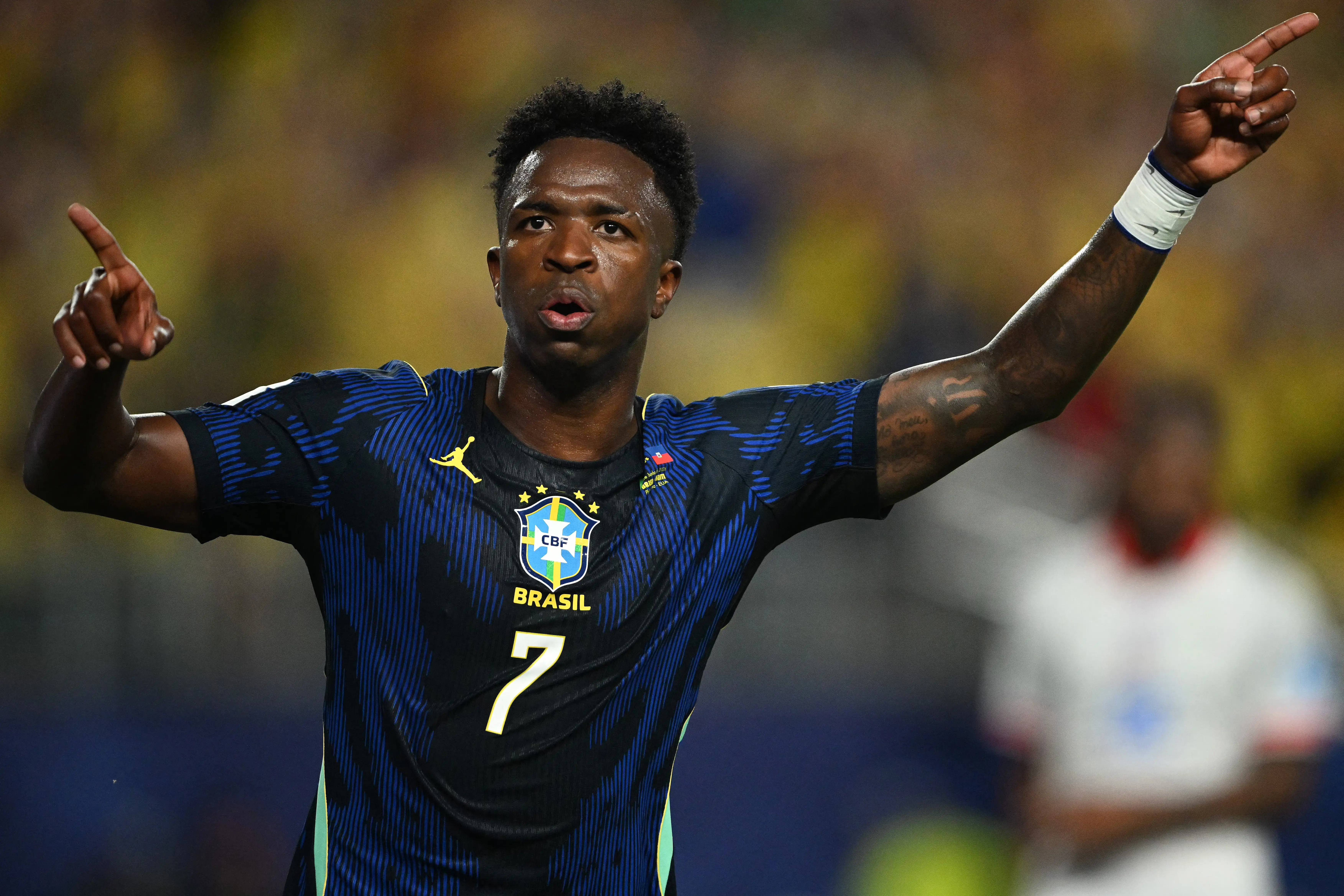 Vini Jr. se vê perto do nível ideal e diz que vitória do Brasil "dá confiança"
