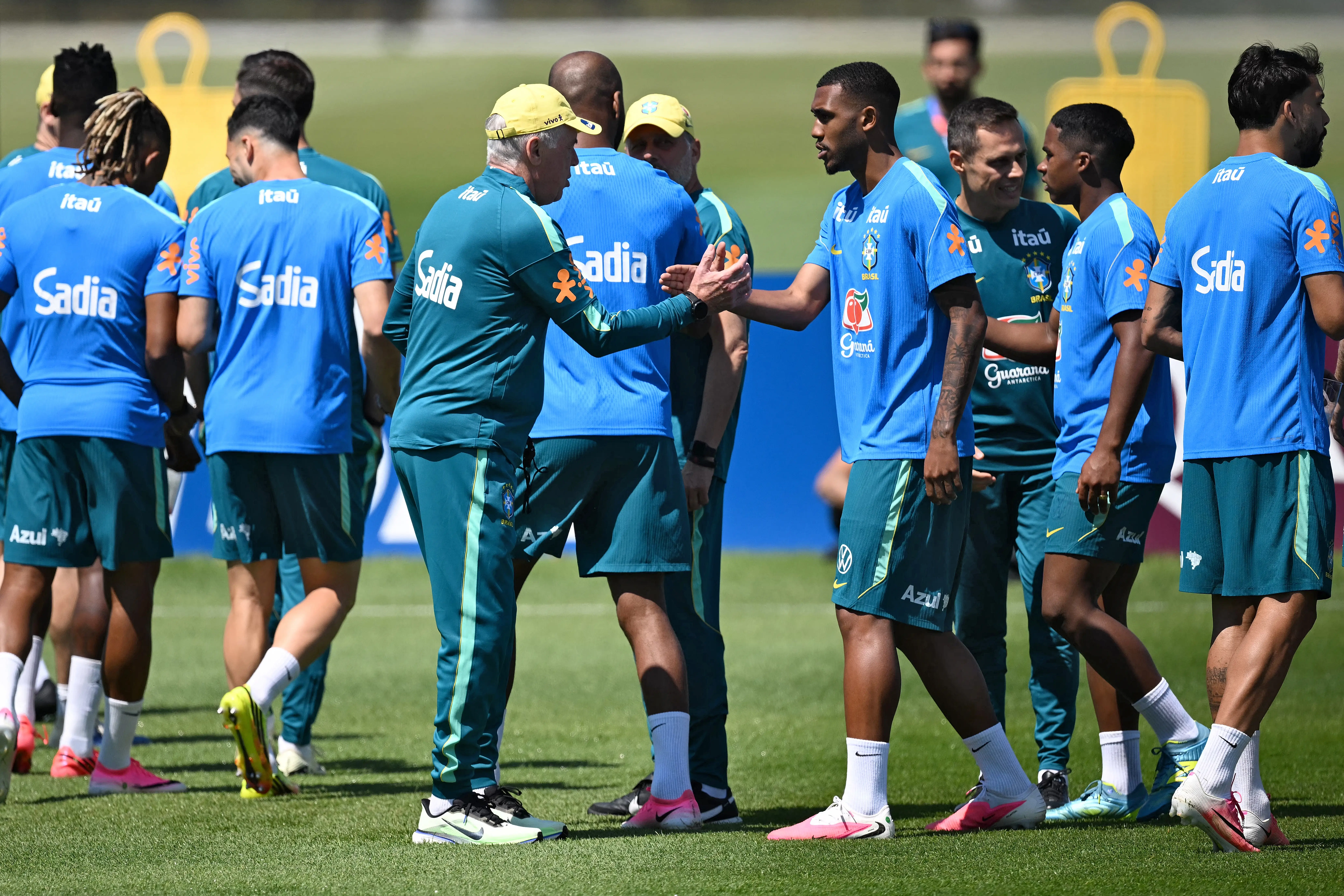 Quem pode substituir Raphinha na Seleção? Veja opções de Ancelotti