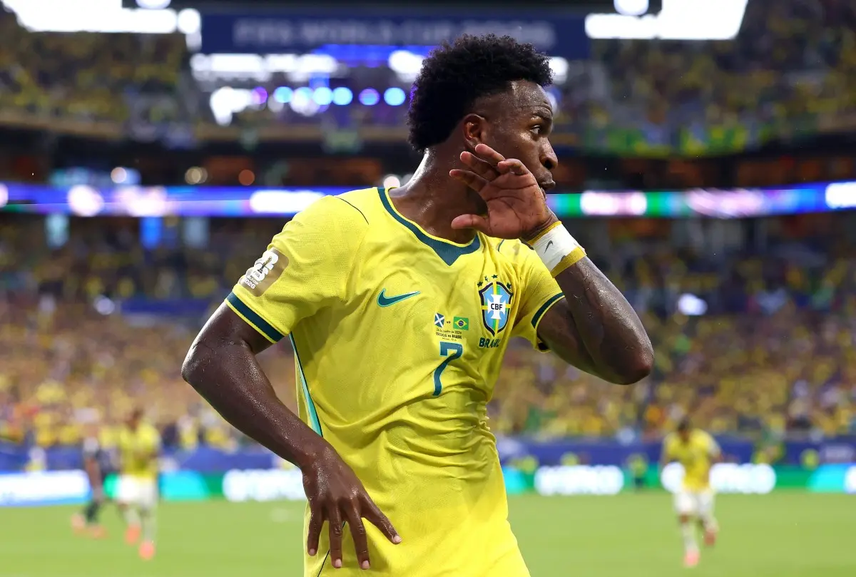 Vinicius Júnior celebra boa atuação em vitória do Brasil e cobra presente de Ancelotti