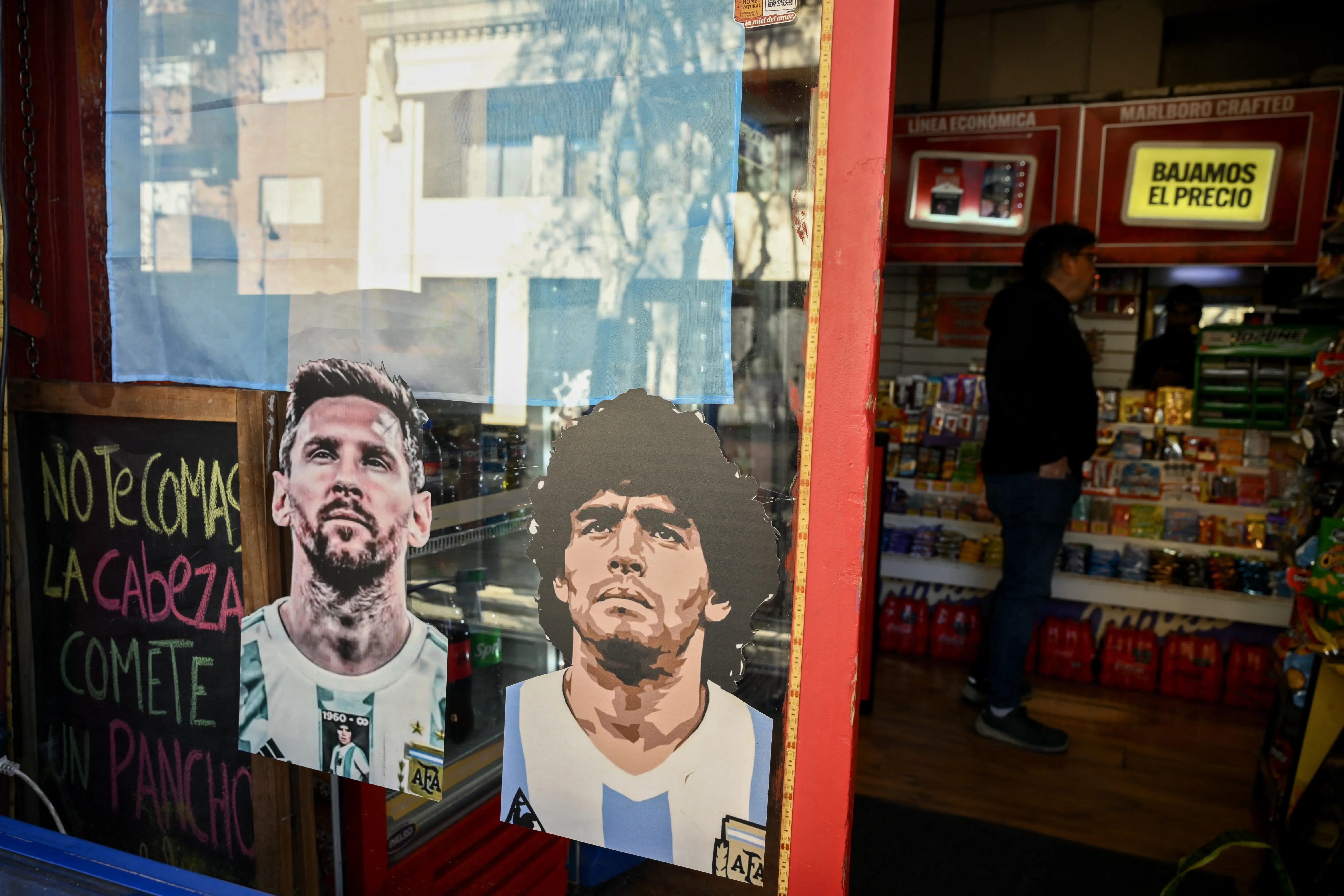 A "Mão de Deus": bola do famoso gol de Maradona vai à leilão