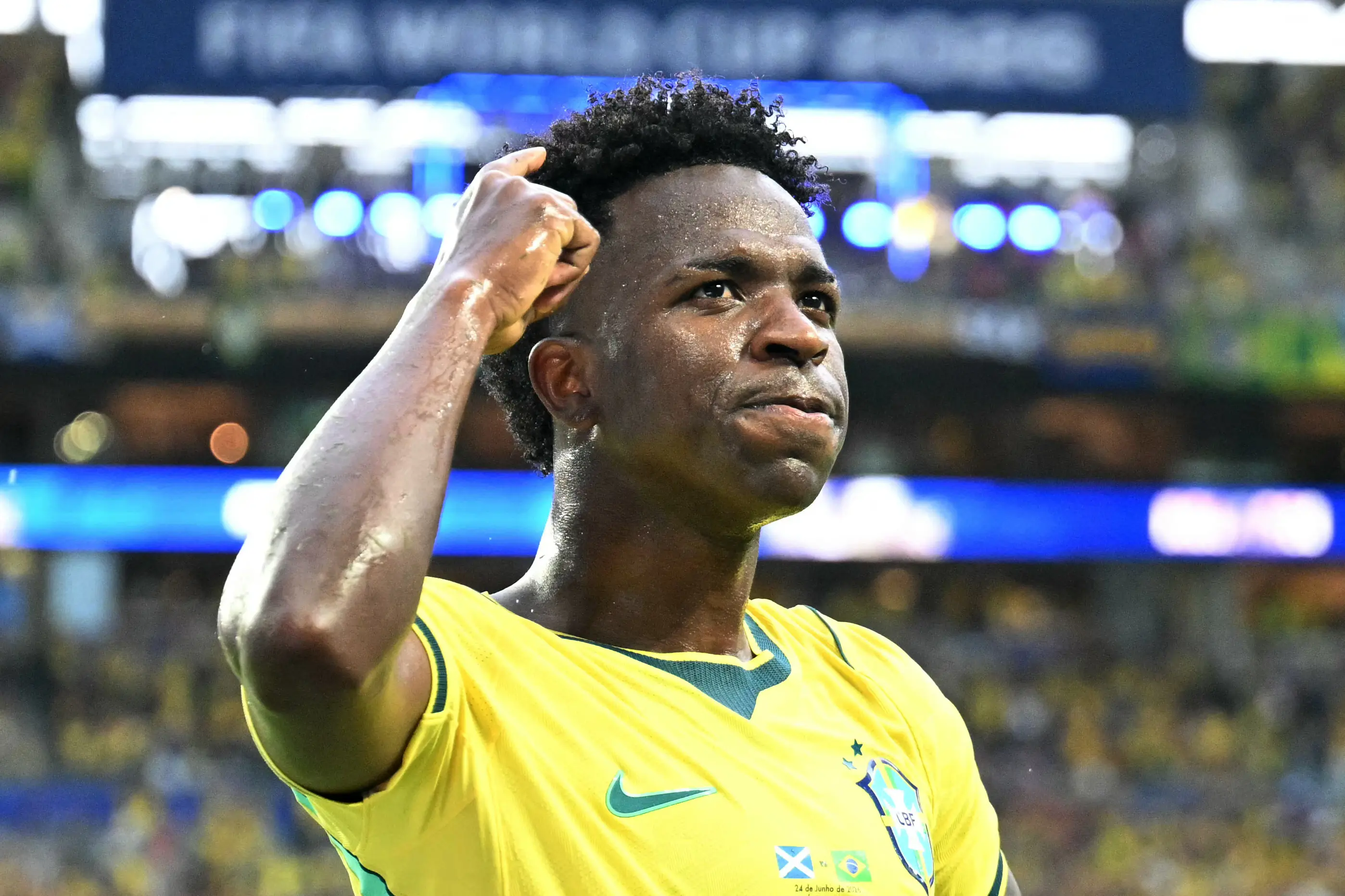 Vini Jr é o 5º brasileiro a fazer gols em todos os jogos da fase de grupos em Copas do Mundo