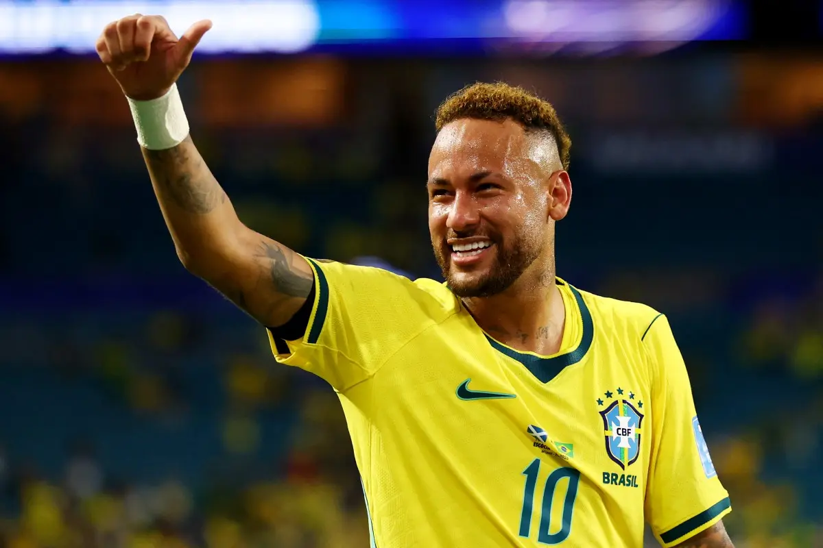 Neymar se emociona após estreia na Copa e quer mais minutos na Seleção: “Estou bem”