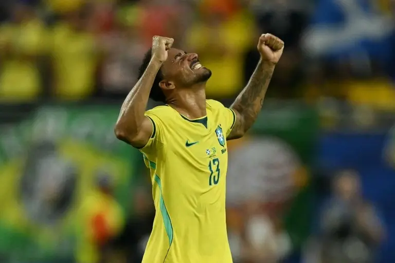 Danilo destaca evolução do Brasil na Copa e valoriza ajustes de Ancelotti