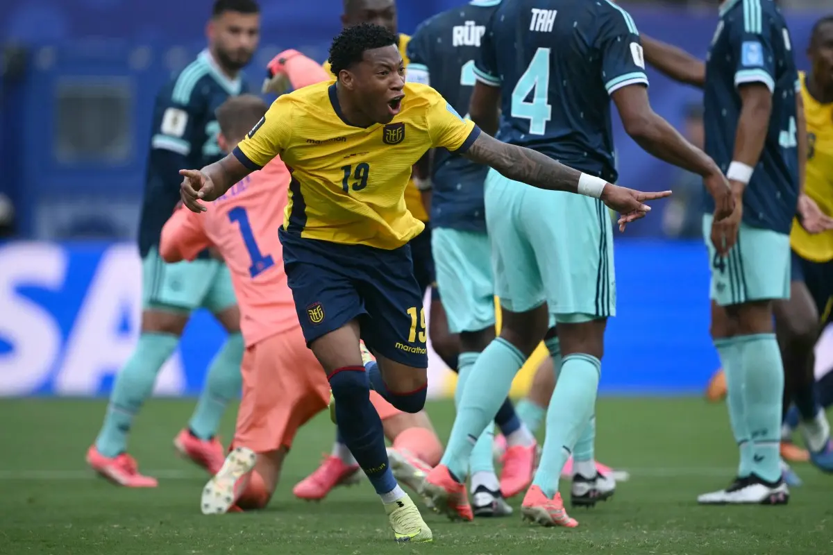 Atacante do Flamengo decide, Equador vira sobre a Alemanha e vai ao mata-mata da Copa