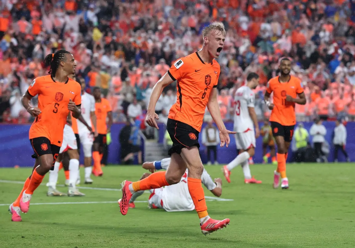 Holanda vence a Tunísia e enfrenta Marrocos na segunda fase da Copa do Mundo