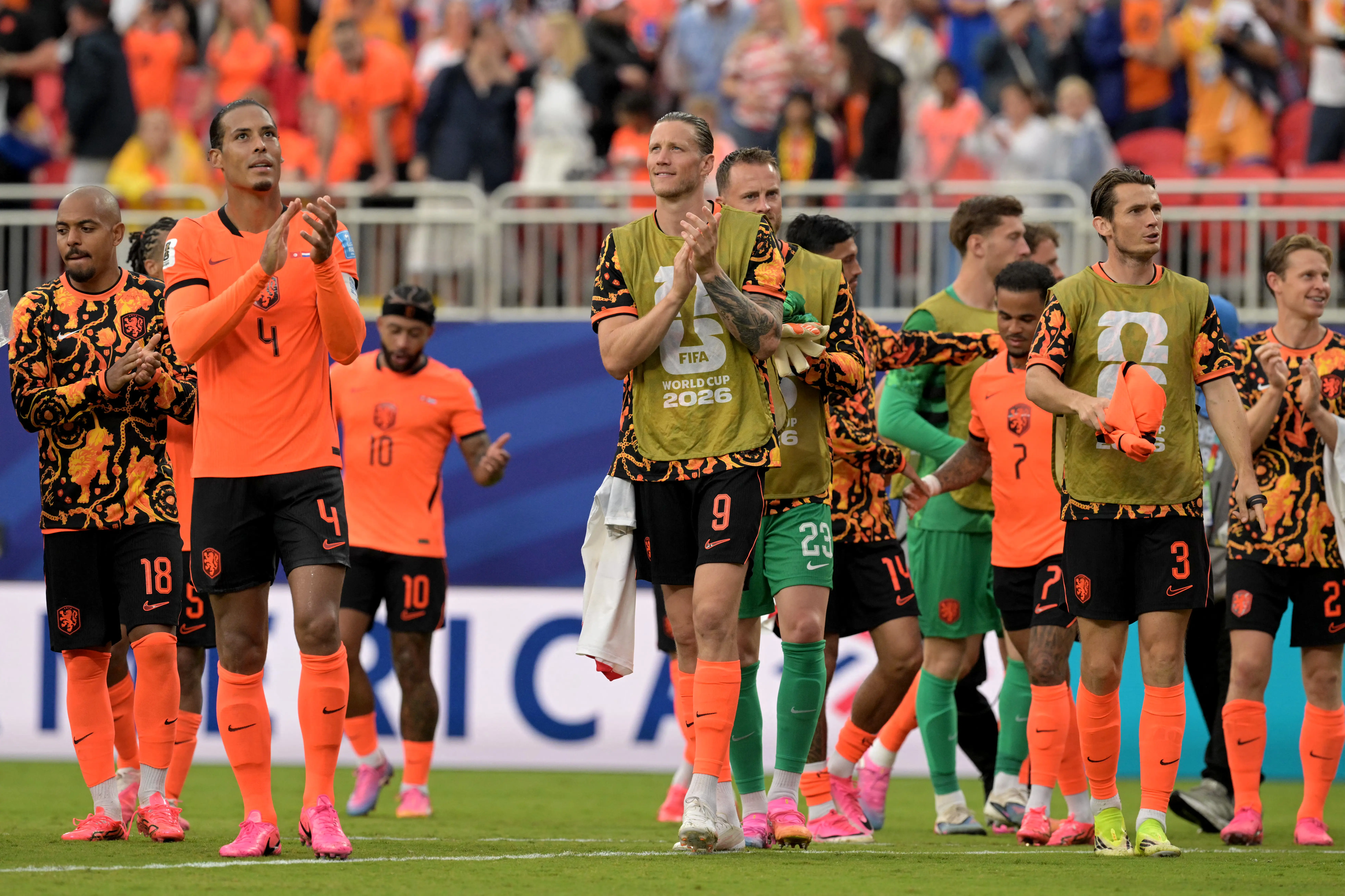 Holanda e Marrocos fazem duelo de amizades perigosas por vaga nas oitavas da Copa