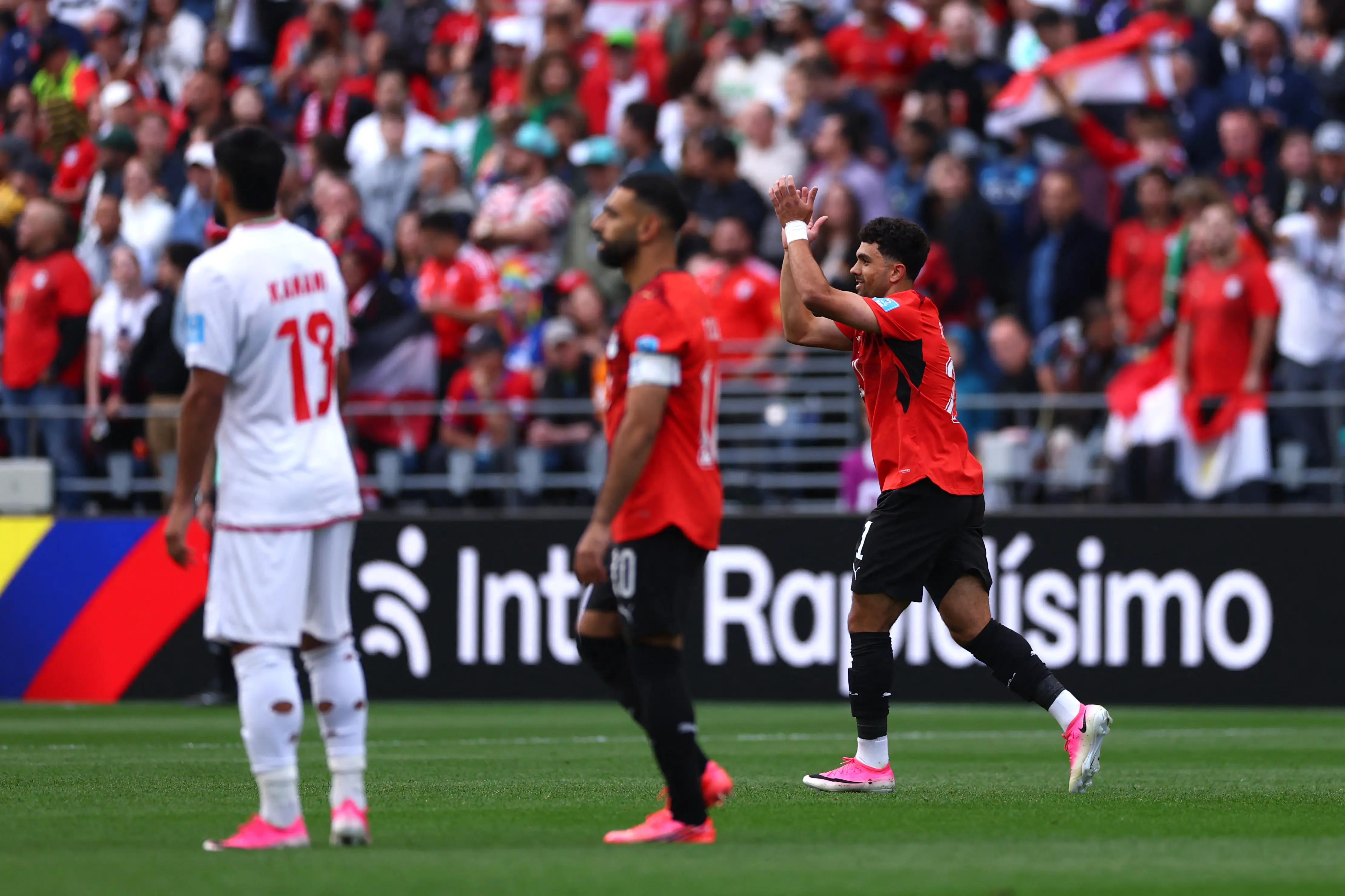 Irã tem gol anulado no fim, Egito segura empate vai ao mata-mata da Copa pela 1ª vez