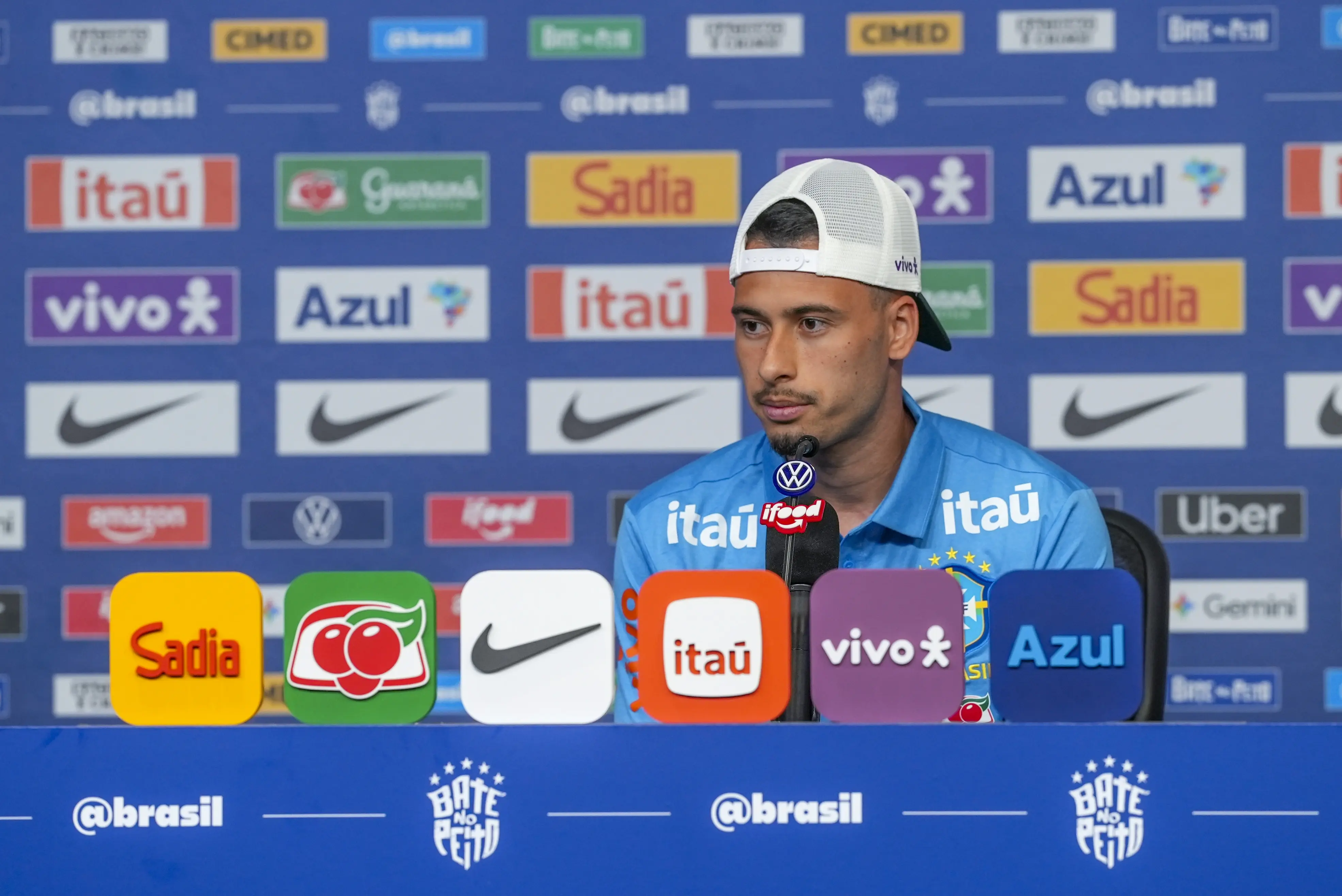 Martinelli se coloca à disposição para substituir Raphinha no lado direito da Seleção