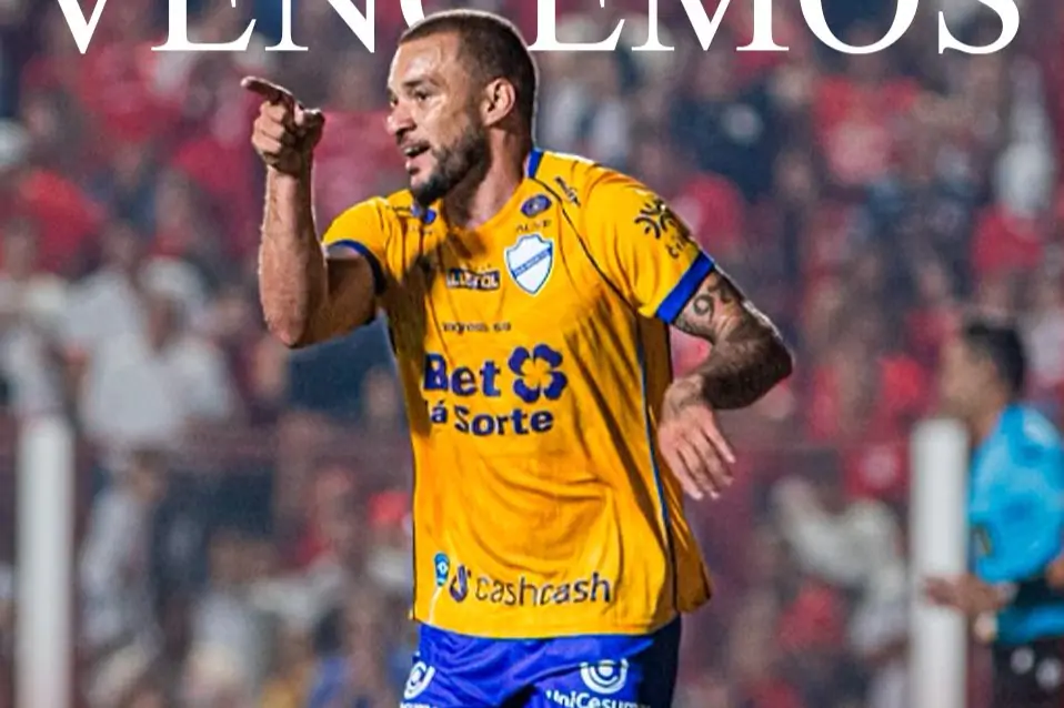 Vila Nova vence Botafogo-SP e dorme na liderança da Série B