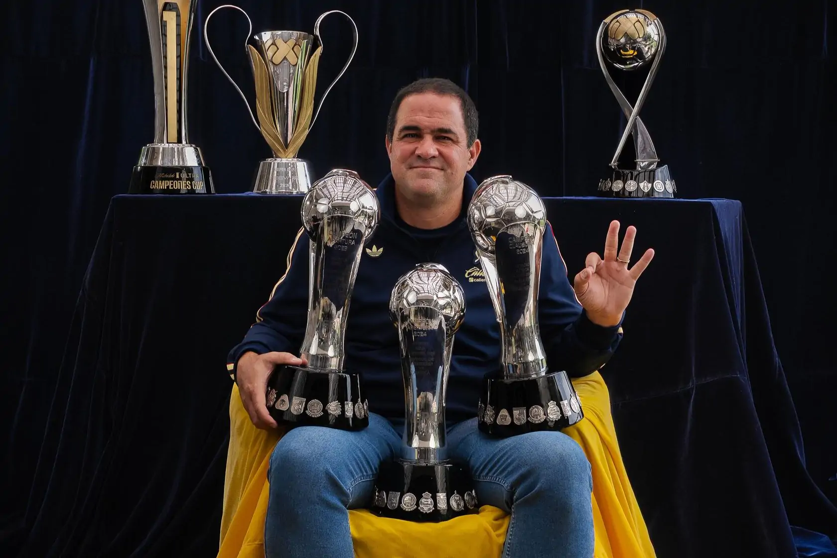 André Jardine se emociona em despedida do América e encerra ciclo histórico no clube mexicano