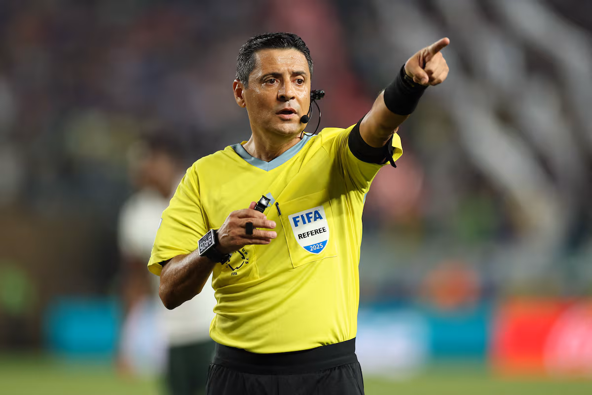 Fifa divulga arbitragem das estreias de França e Argentina na Copa; veja
