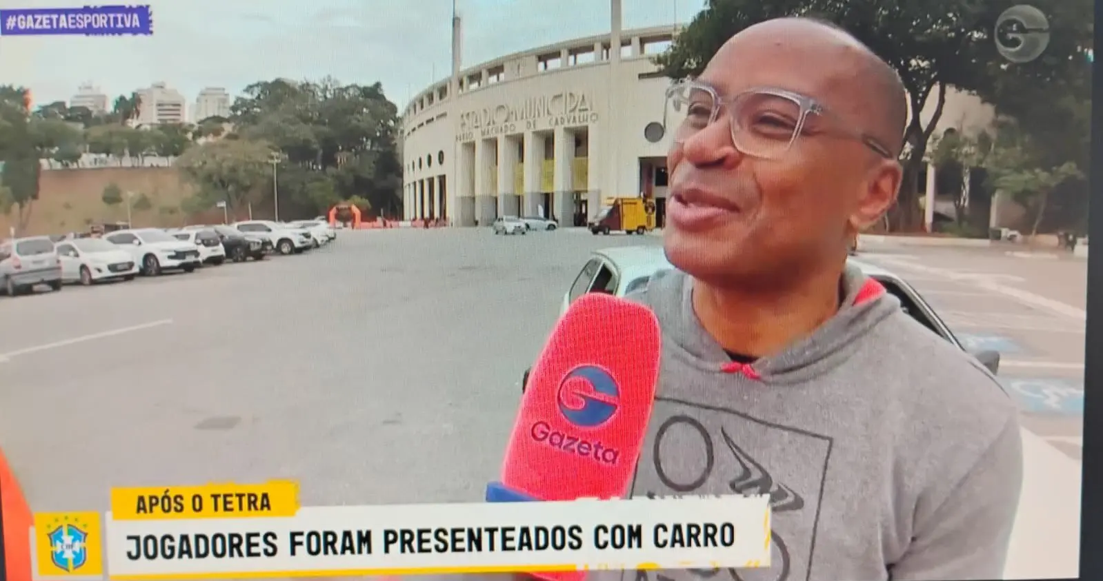 O gol do Paulo Sérgio! Ex-jogador guarda carro dado por Silvio Santos pelo tetra