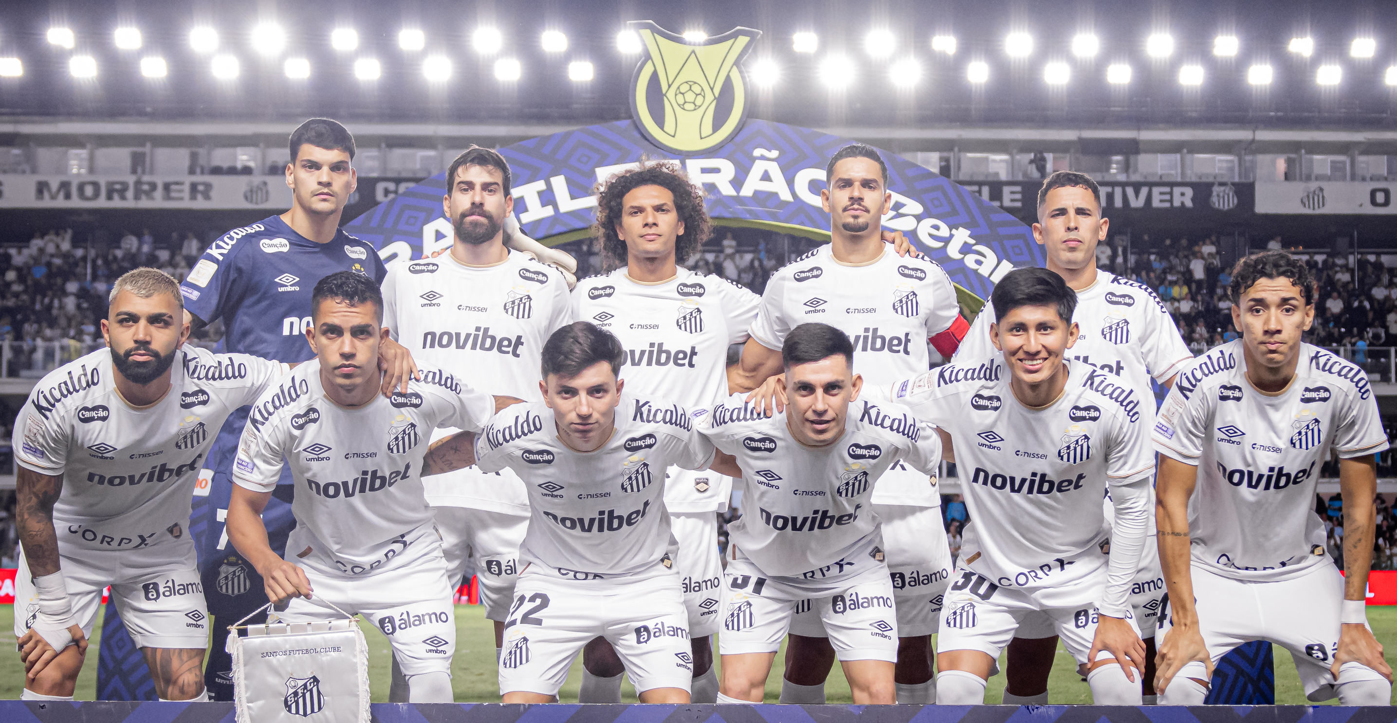 Ameaçado no Brasileiro e vivo nas Copas: veja como Santos fecha o semestre