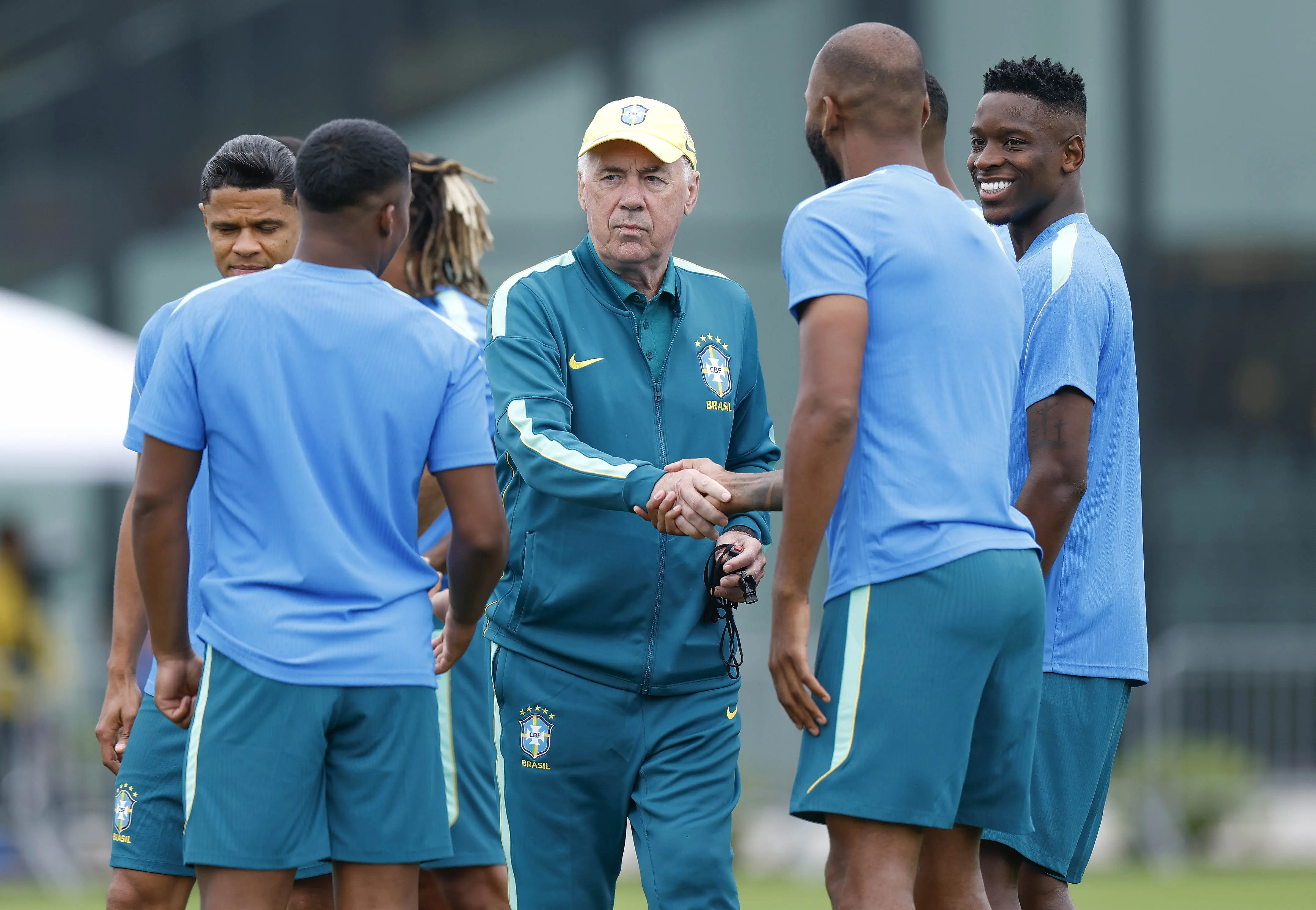 Brasil abre treinos para jogo contra o Japão pela Copa com apenas três titulares