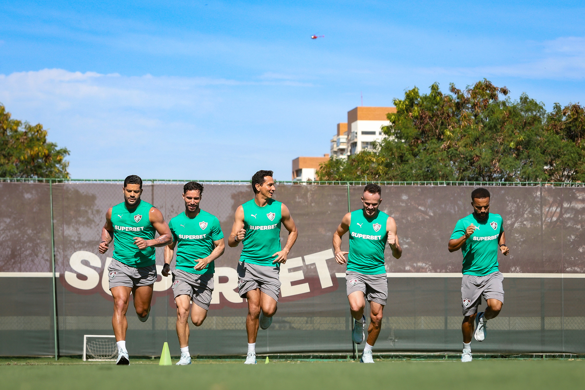 Fluminense marca dois amistosos e define data para estreia de Hulk